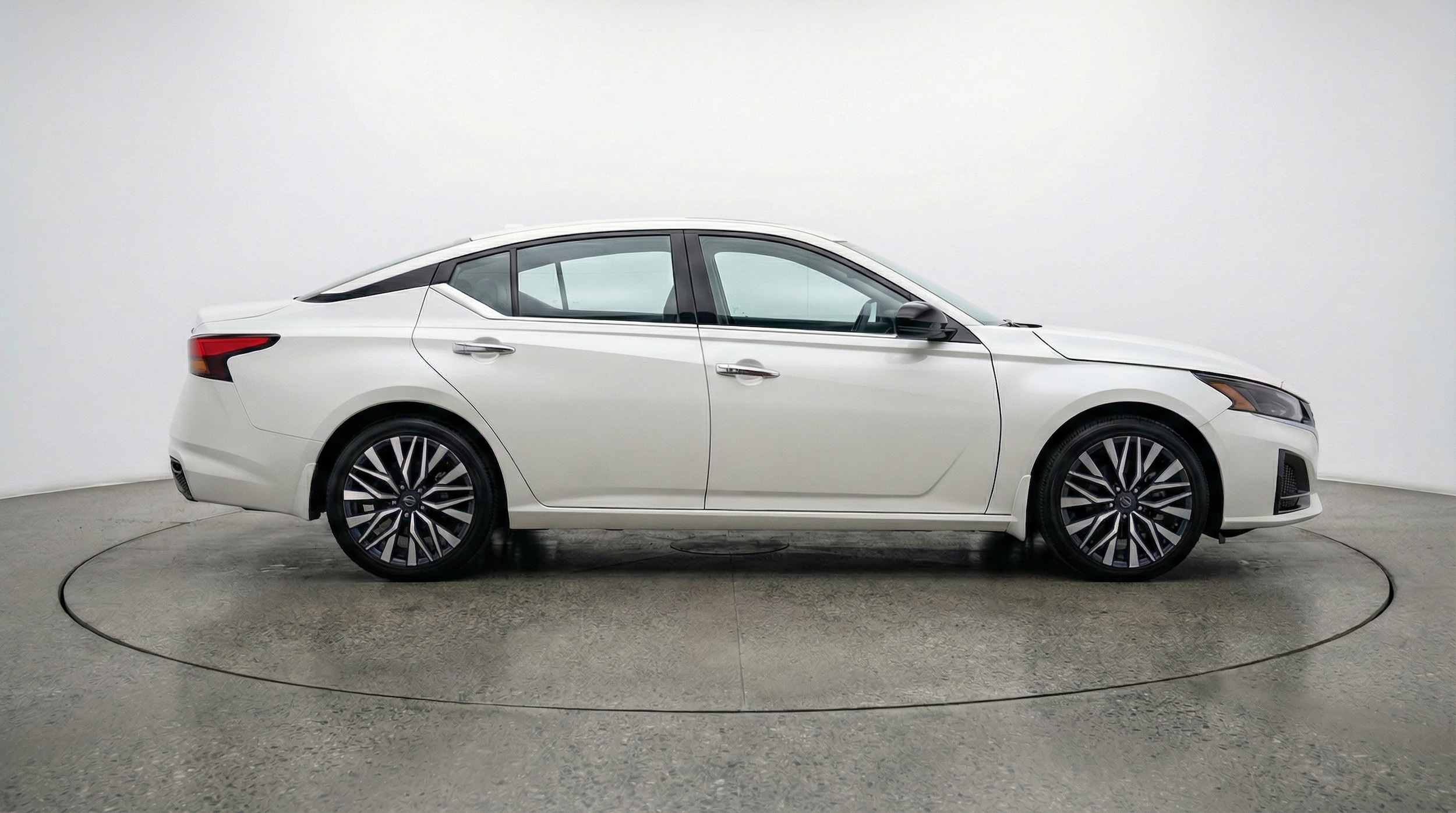 Thumbnail: 2025 Nissan Altima - 8