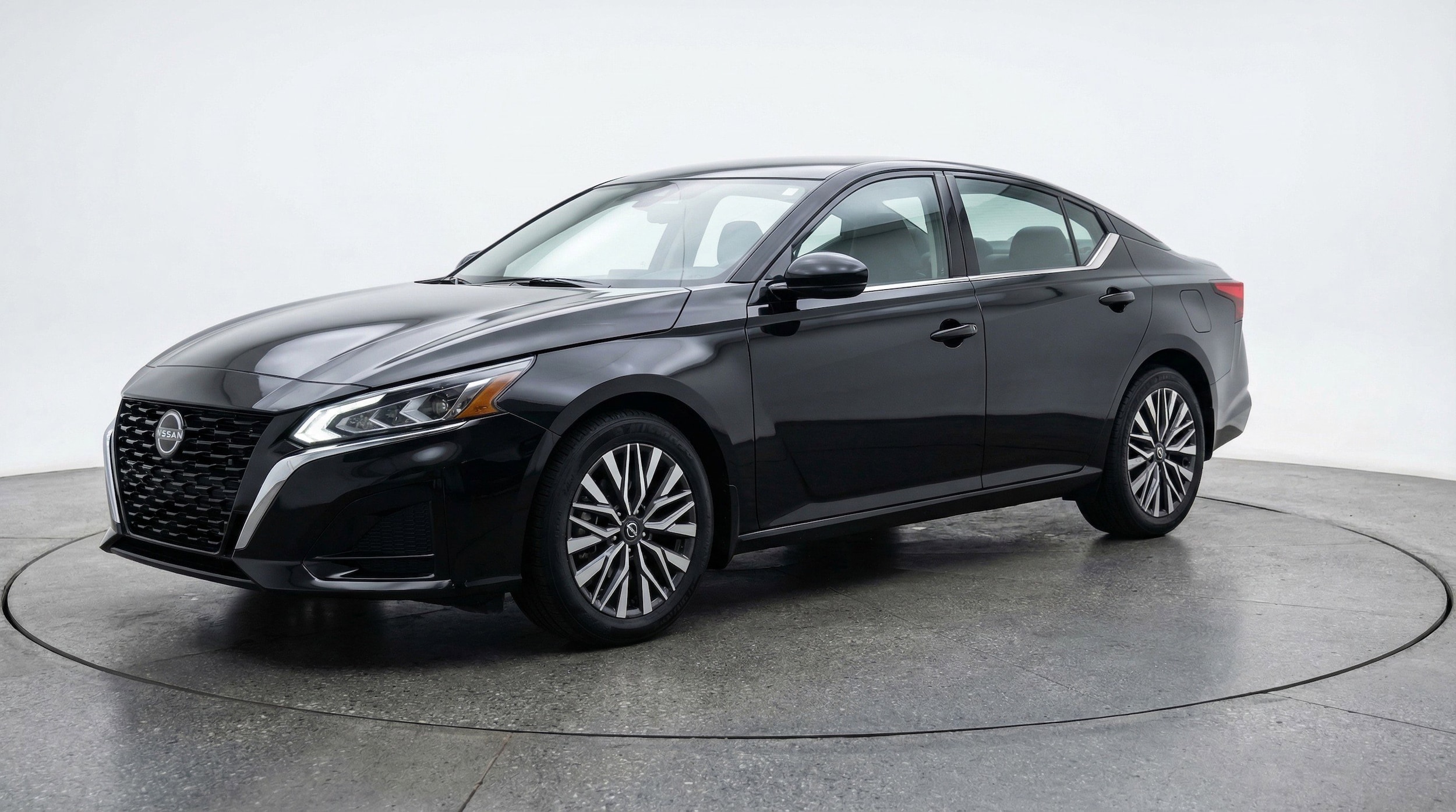 Thumbnail: 2025 Nissan Altima - 3