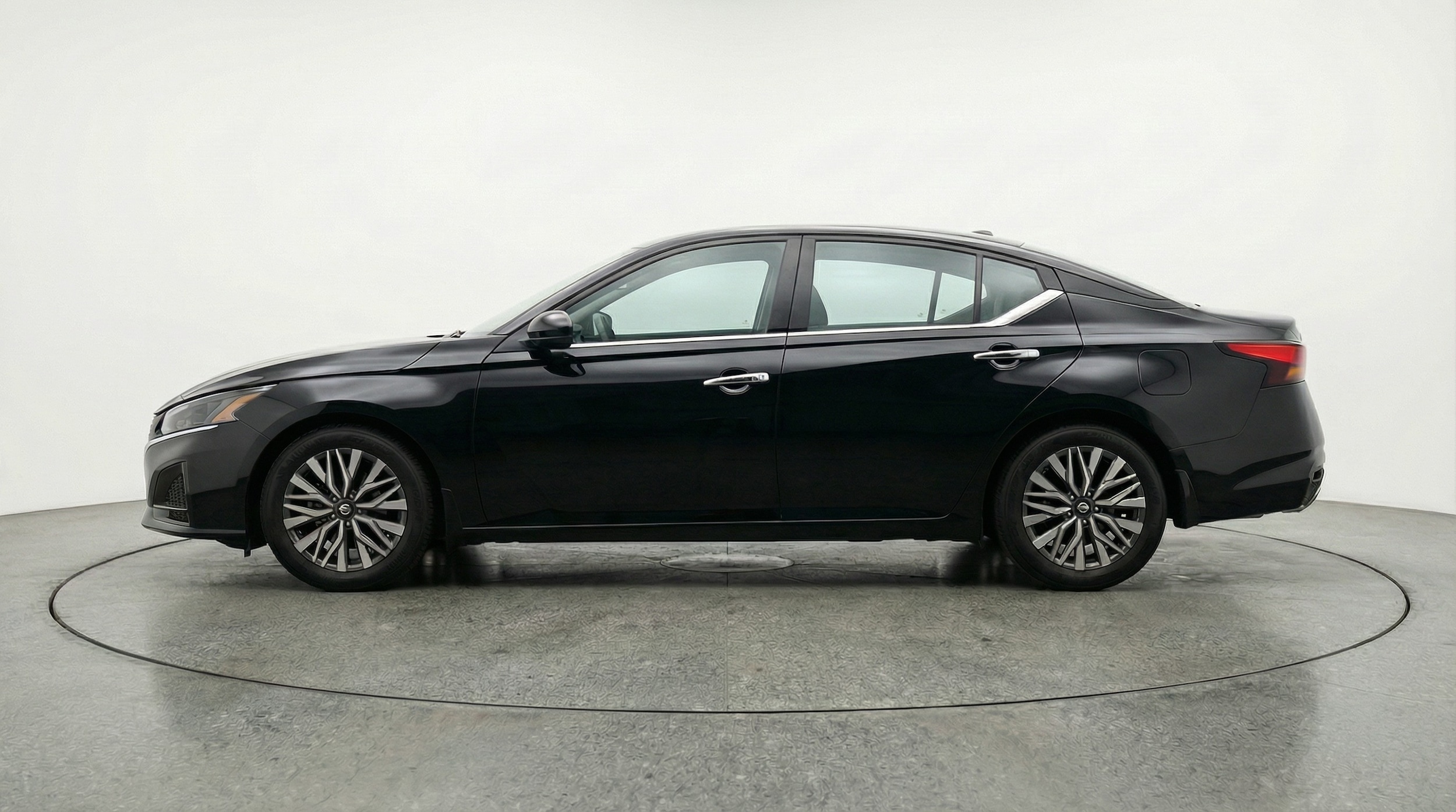 Thumbnail: 2025 Nissan Altima - 4