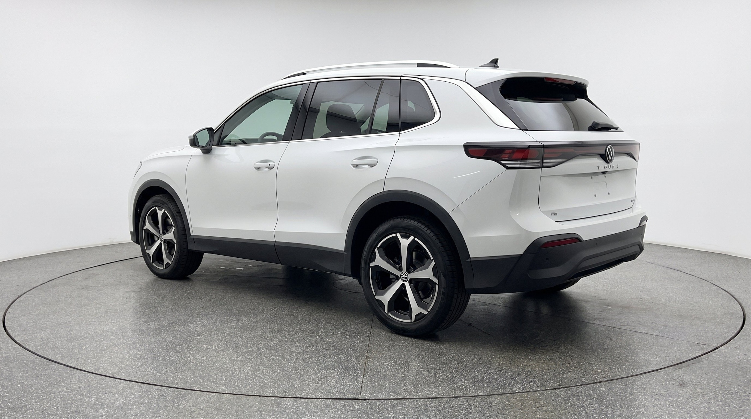 Thumbnail: 2026 Volkswagen Tiguan - 6