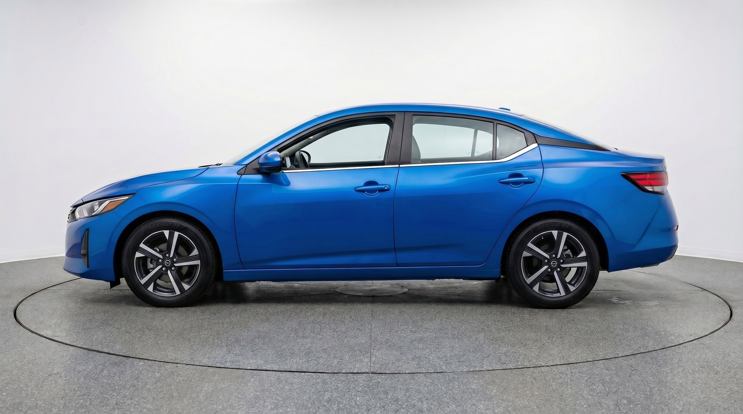Thumbnail: 2025 Nissan Sentra - 5