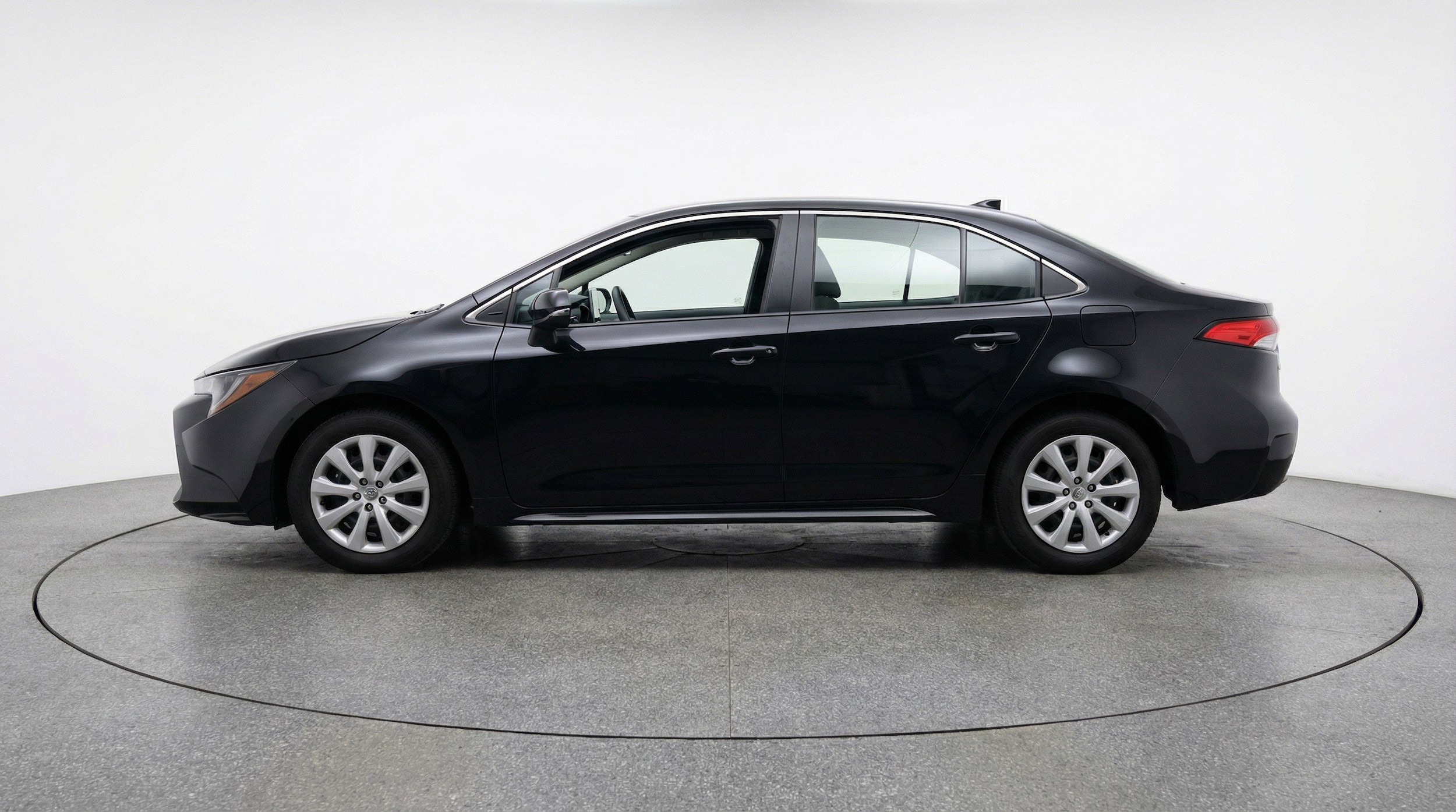 Thumbnail: 2025 Toyota Corolla - 5