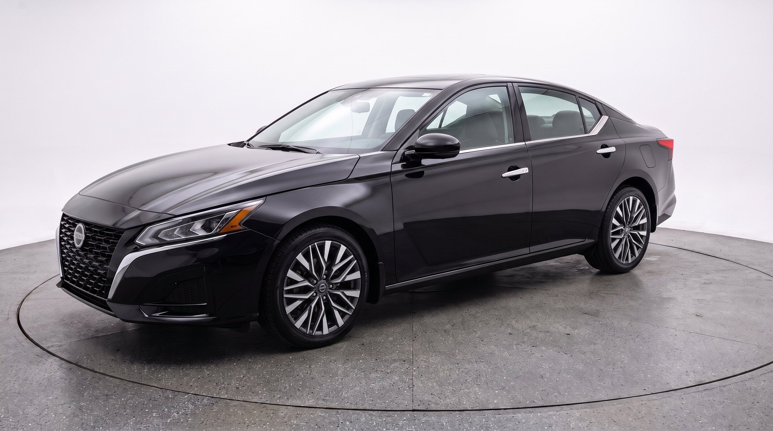 Thumbnail: 2025 Nissan Altima - 3