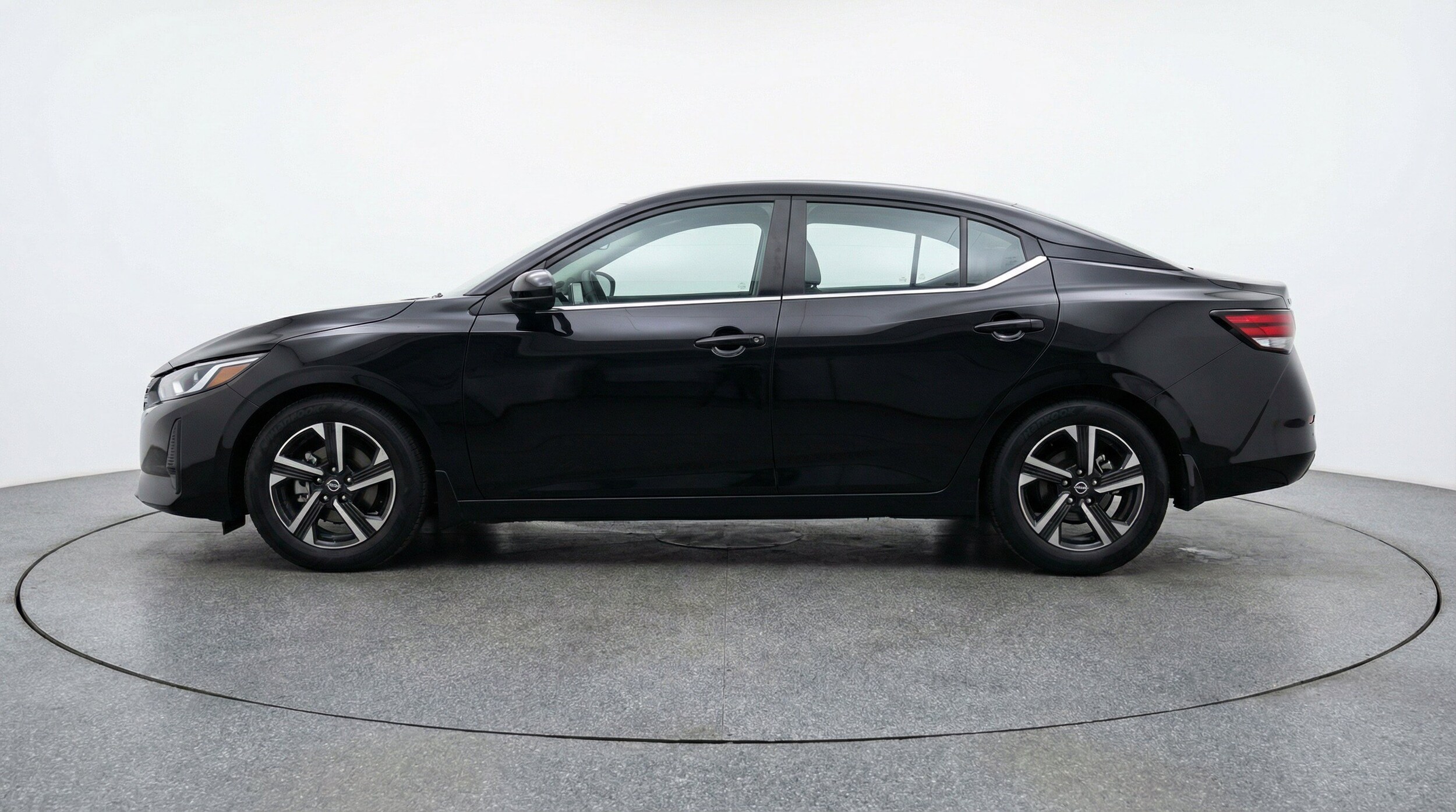 Thumbnail: 2025 Nissan Sentra - 5