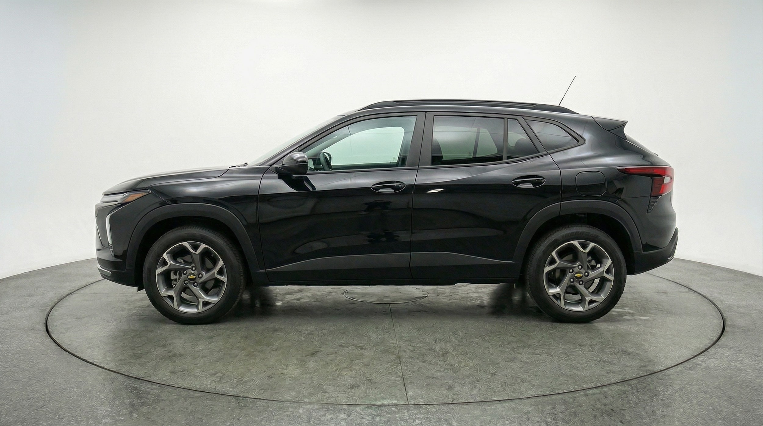 Thumbnail: 2025 Chevrolet Trax - 4