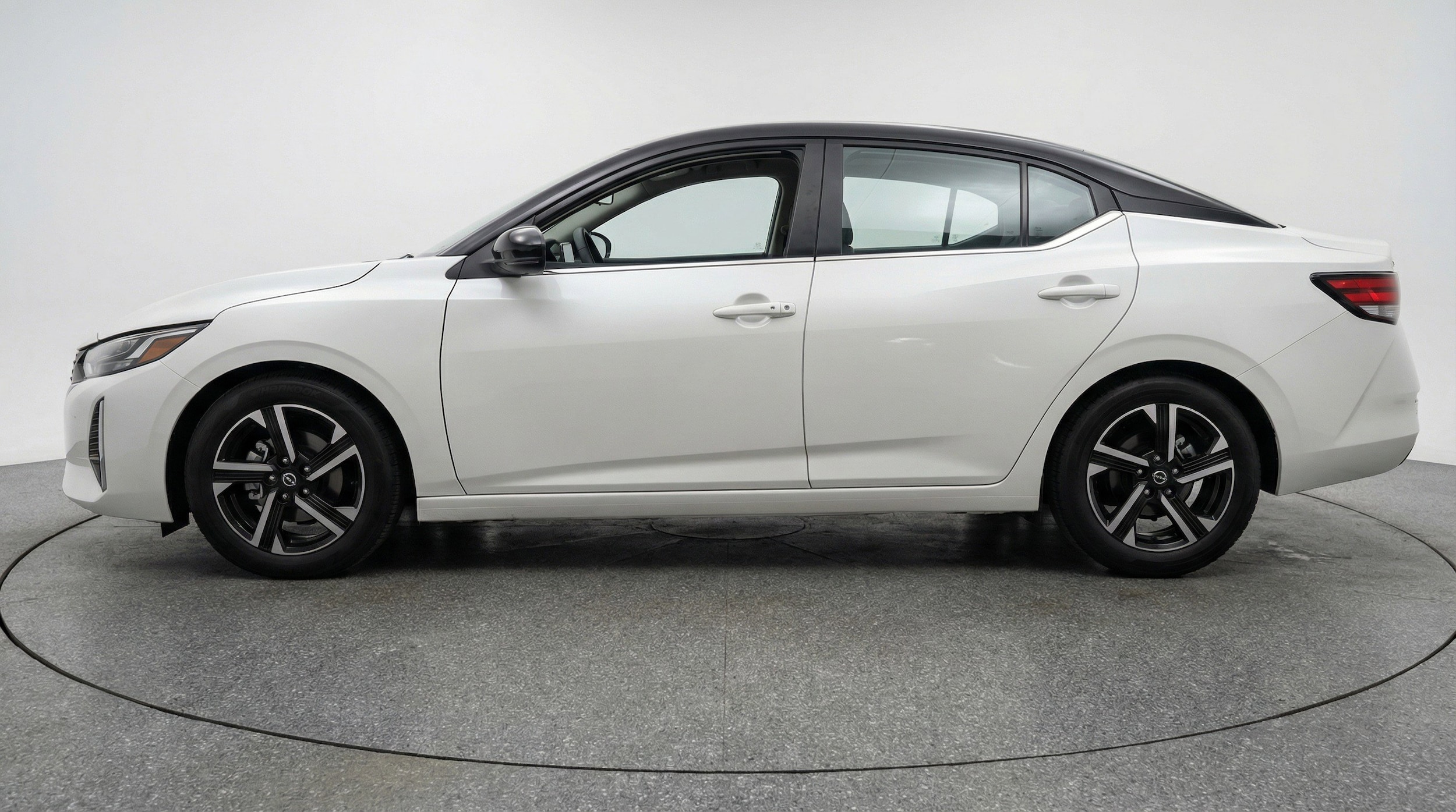 Thumbnail: 2025 Nissan Sentra - 5