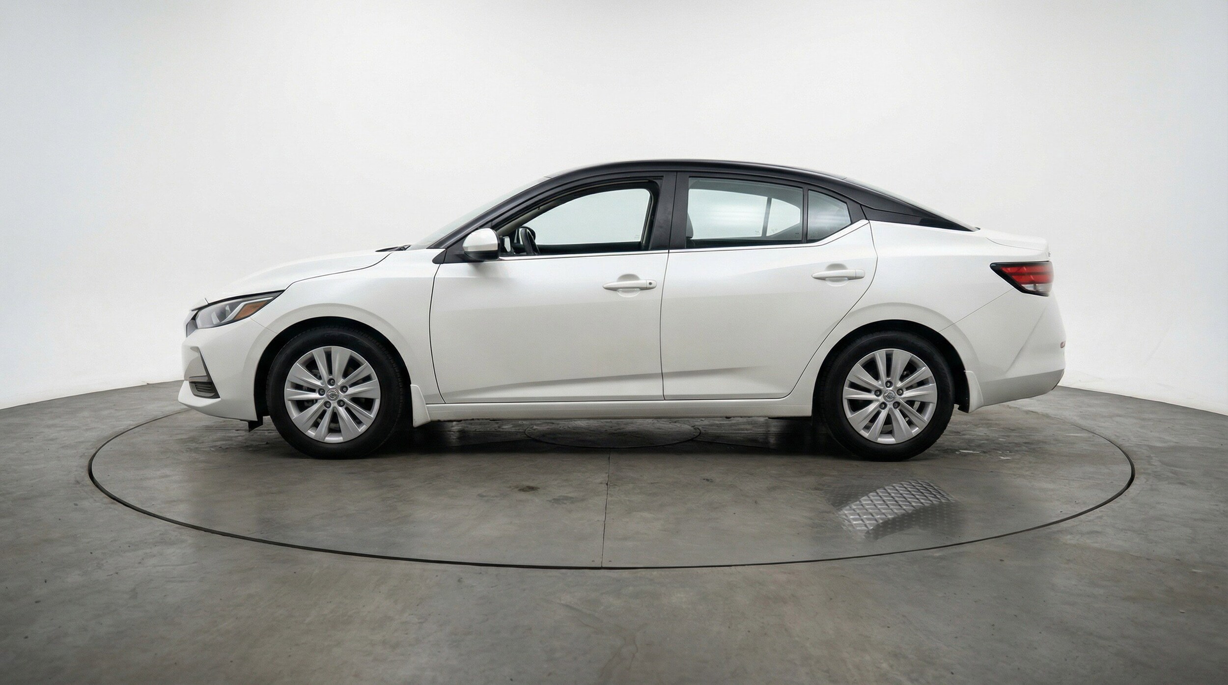 Thumbnail: 2025 Nissan Sentra - 5