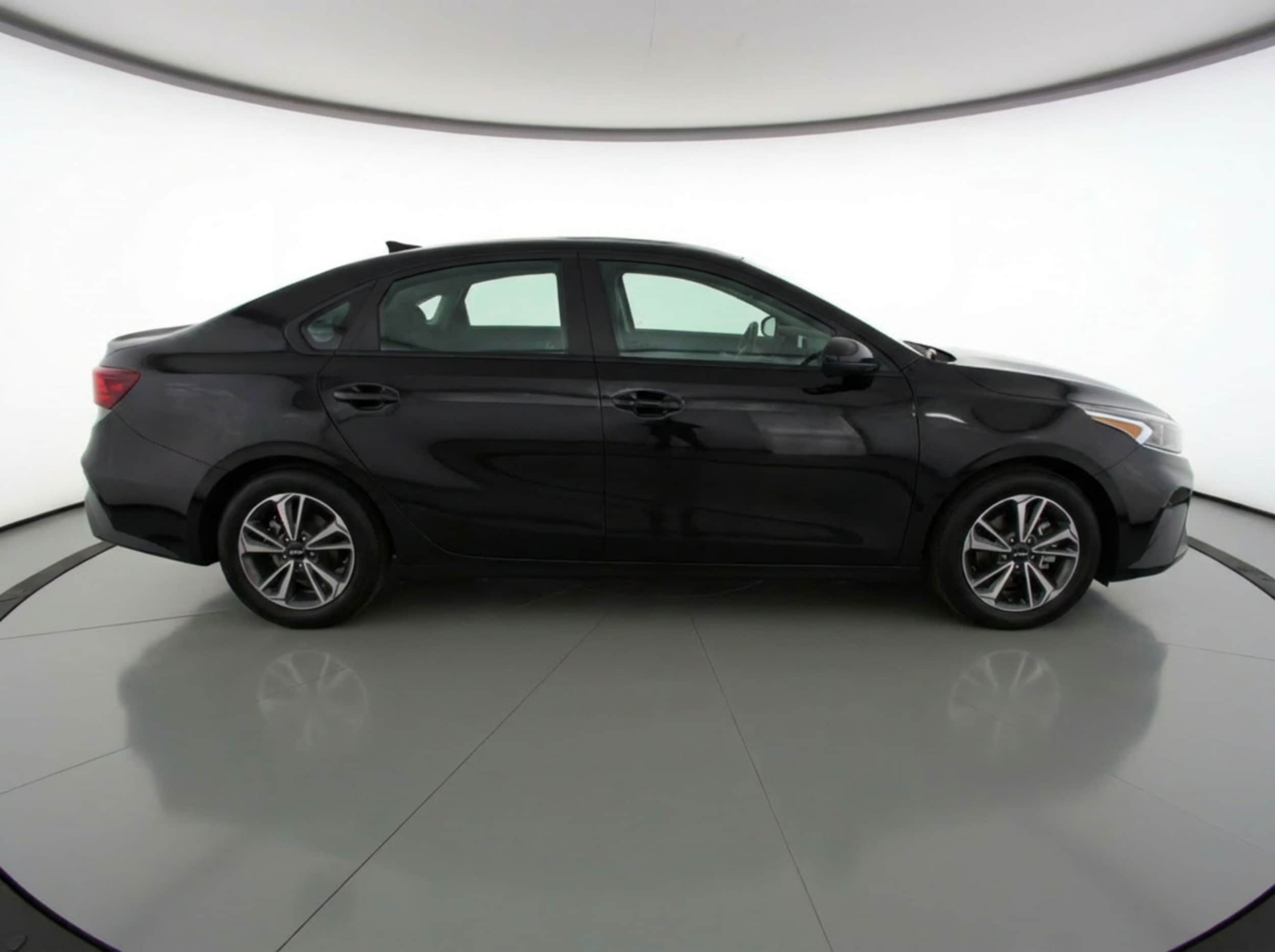 Thumbnail: 2024 Kia Forte - 8