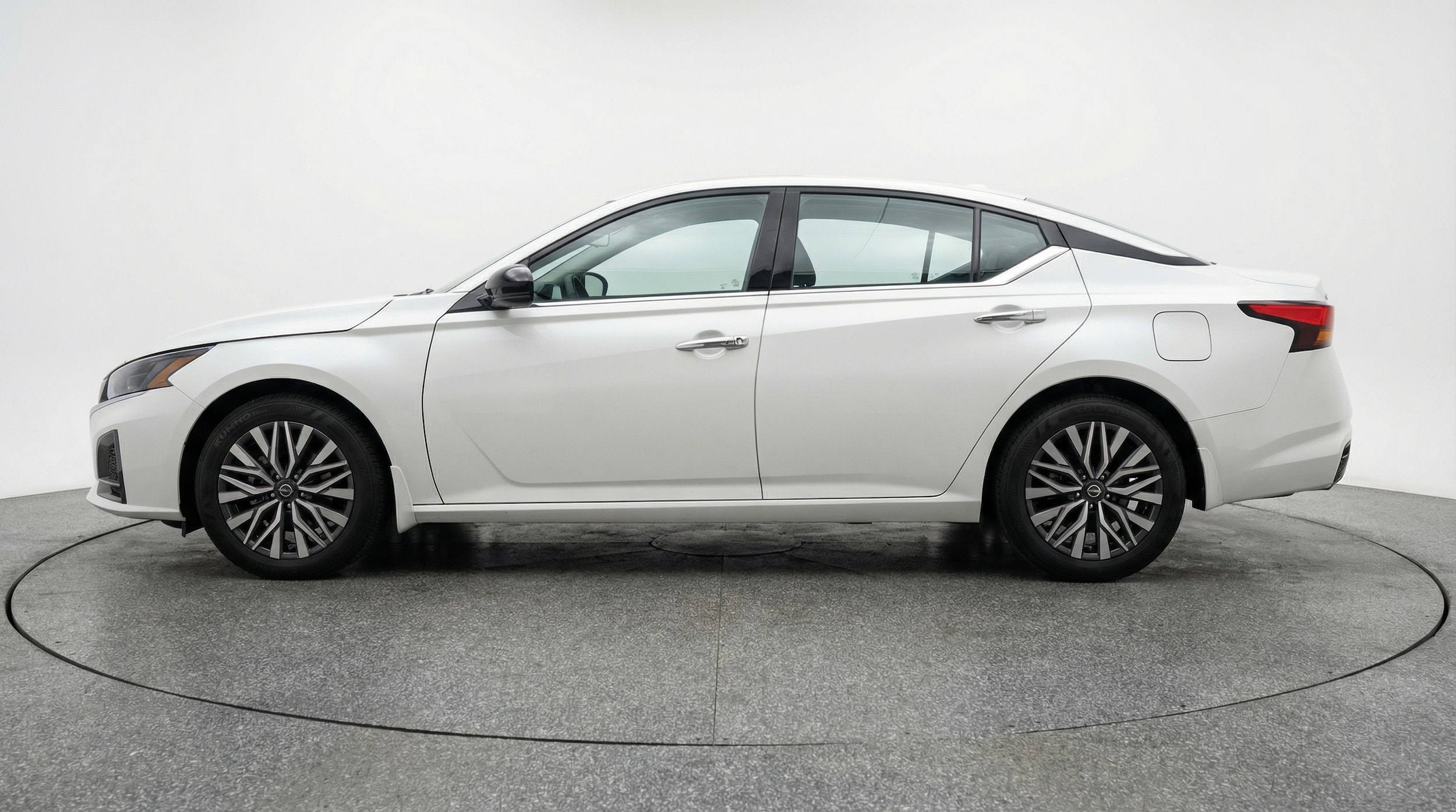 Thumbnail: 2025 Nissan Altima - 4