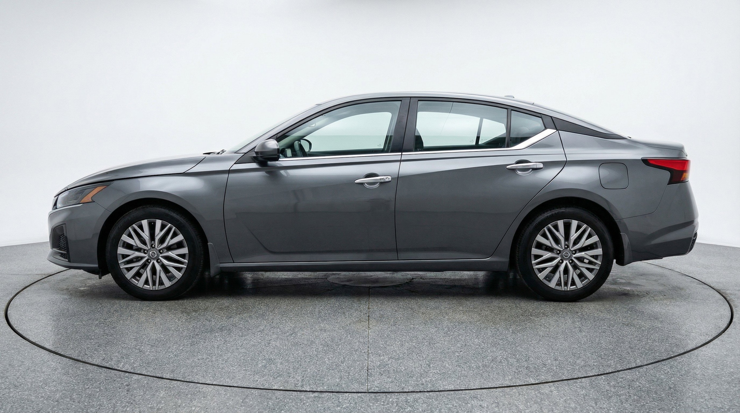 Thumbnail: 2025 Nissan Altima - 5