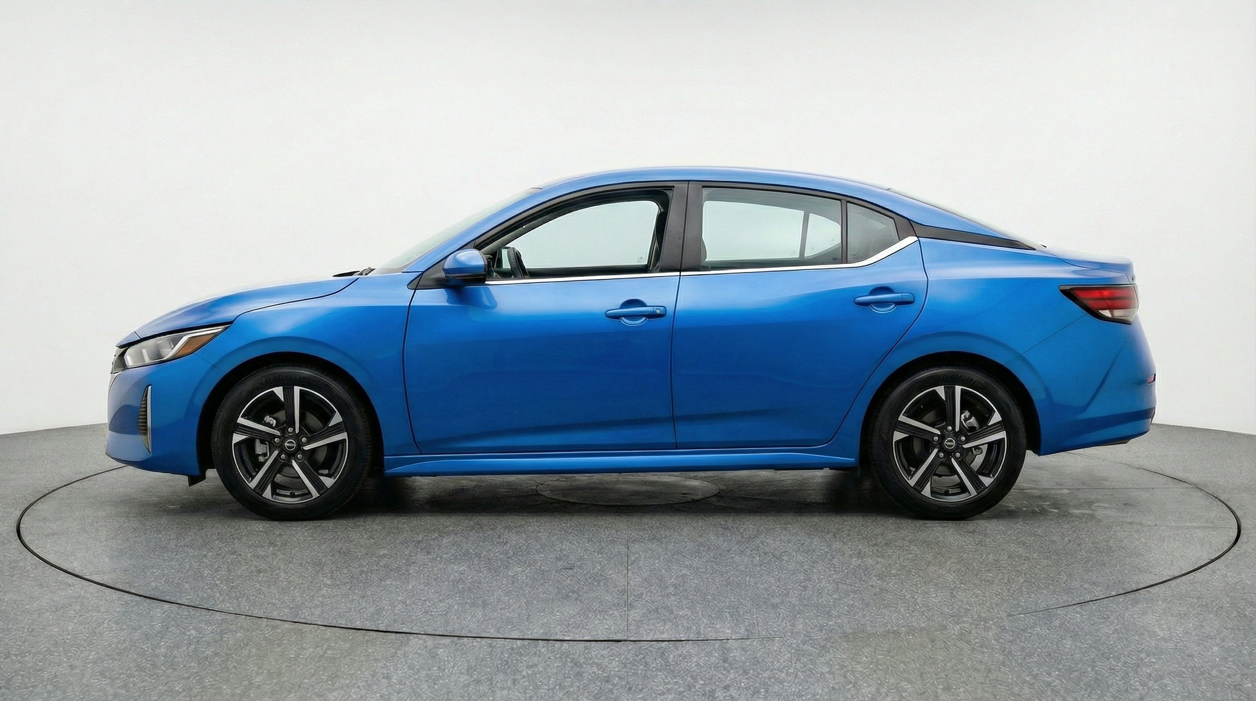 Thumbnail: 2025 Nissan Sentra - 5