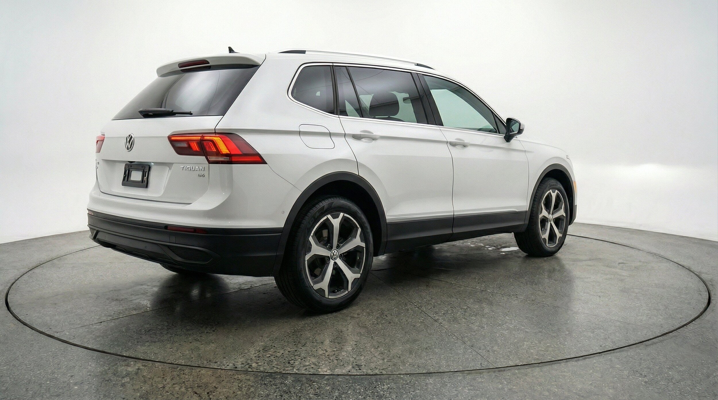 Thumbnail: 2026 Volkswagen Tiguan - 9