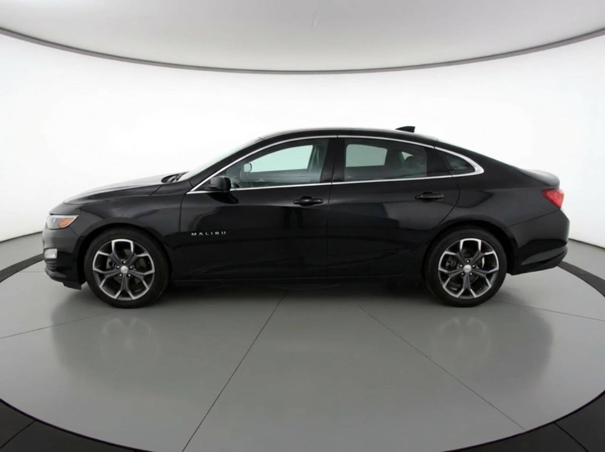 Thumbnail: 2024 Chevrolet Malibu - 4