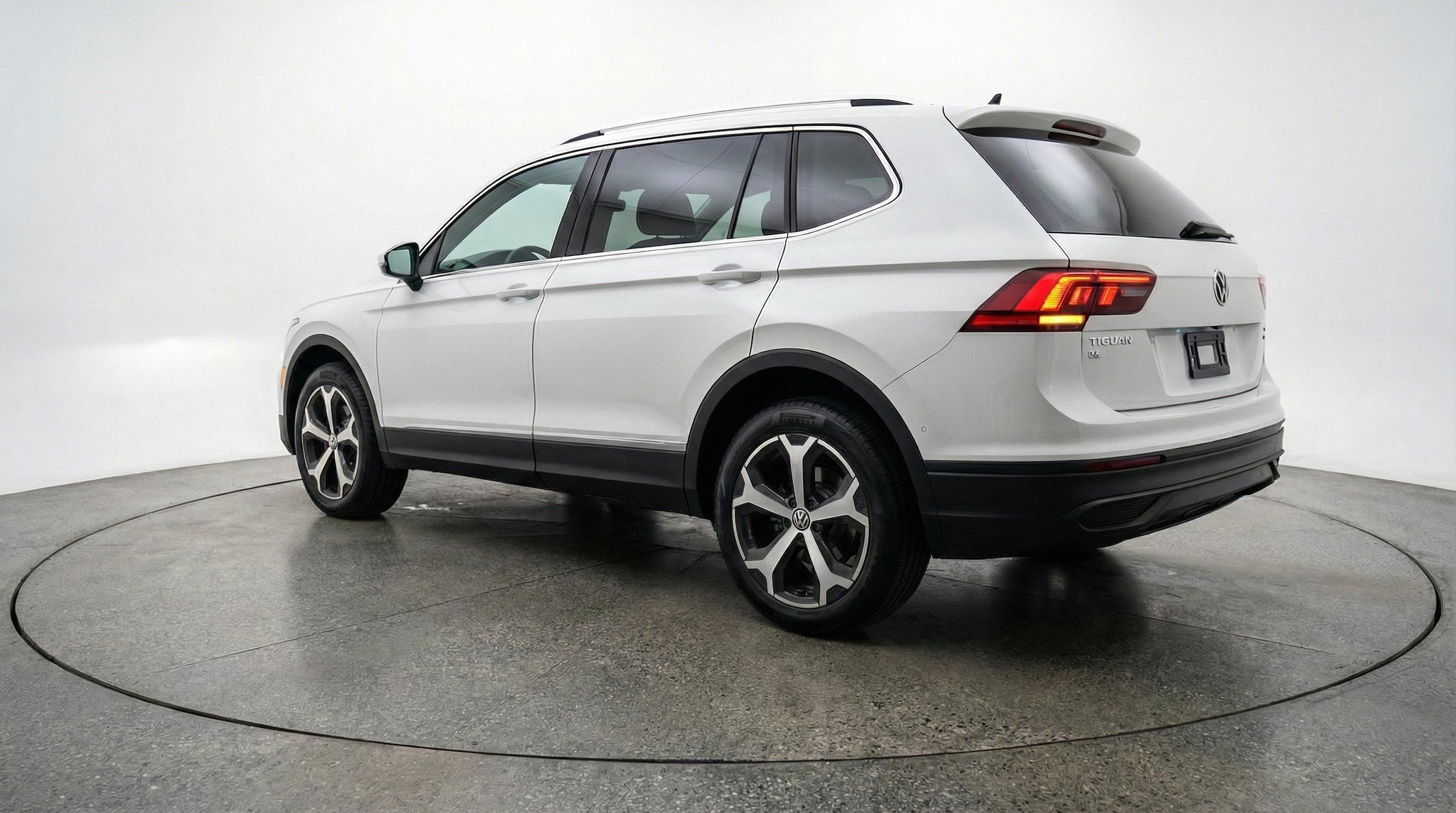 Thumbnail: 2026 Volkswagen Tiguan - 6