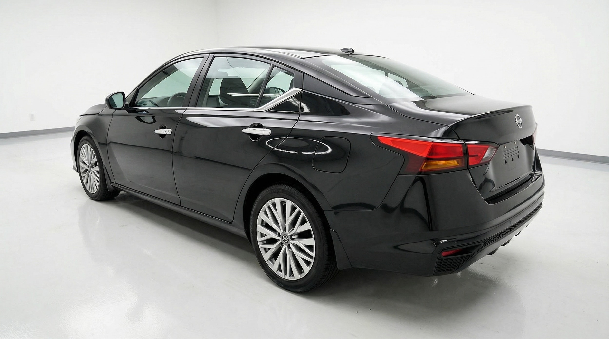 Thumbnail: 2025 Nissan Altima - 5