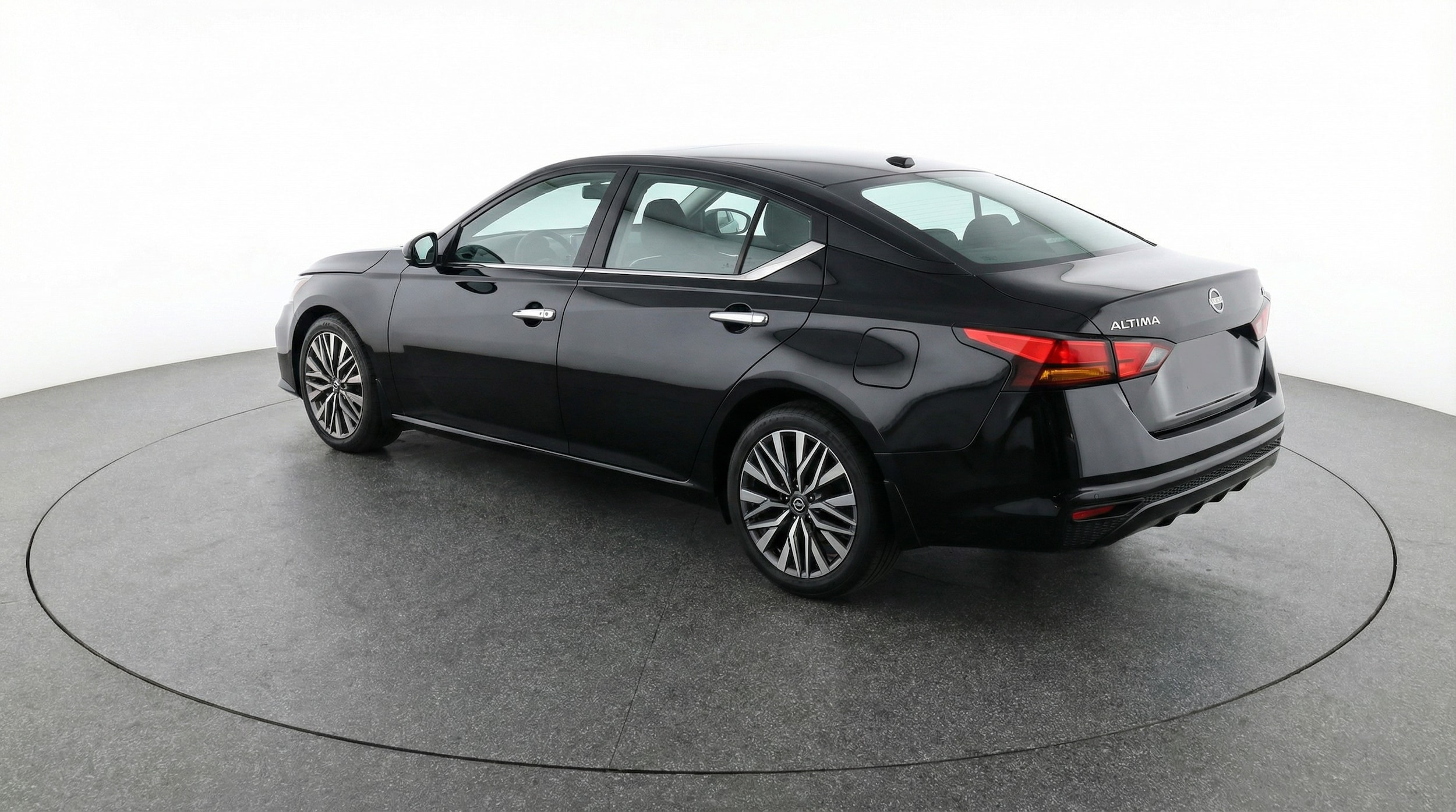 Thumbnail: 2025 Nissan Altima - 5