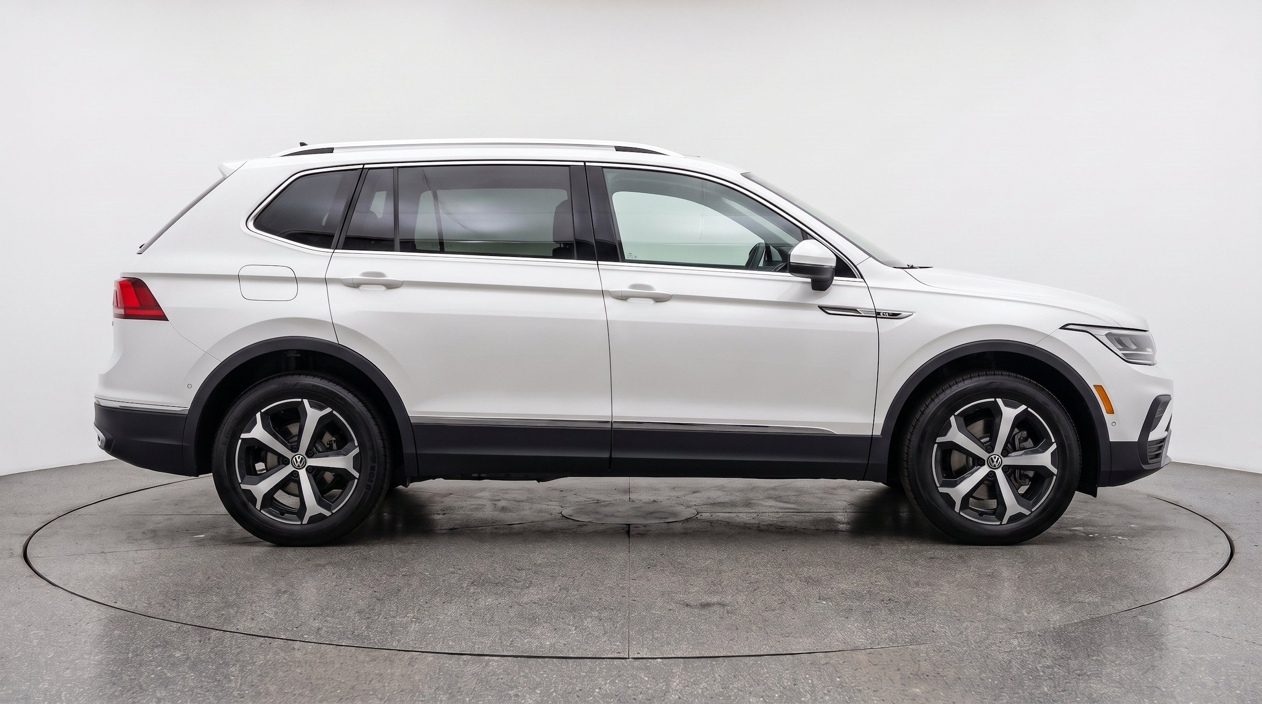 Thumbnail: 2026 Volkswagen Tiguan - 11