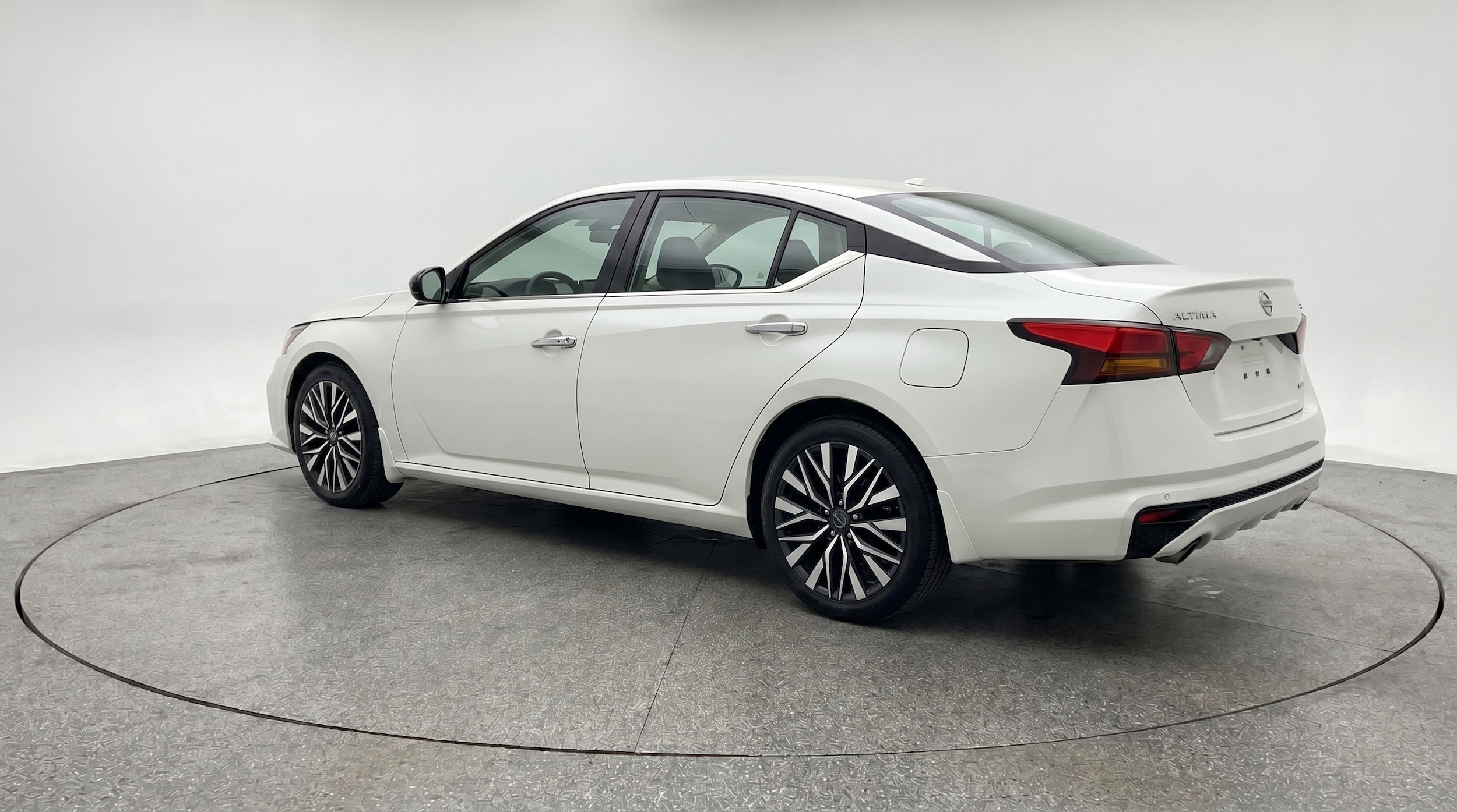 Thumbnail: 2025 Nissan Altima - 6