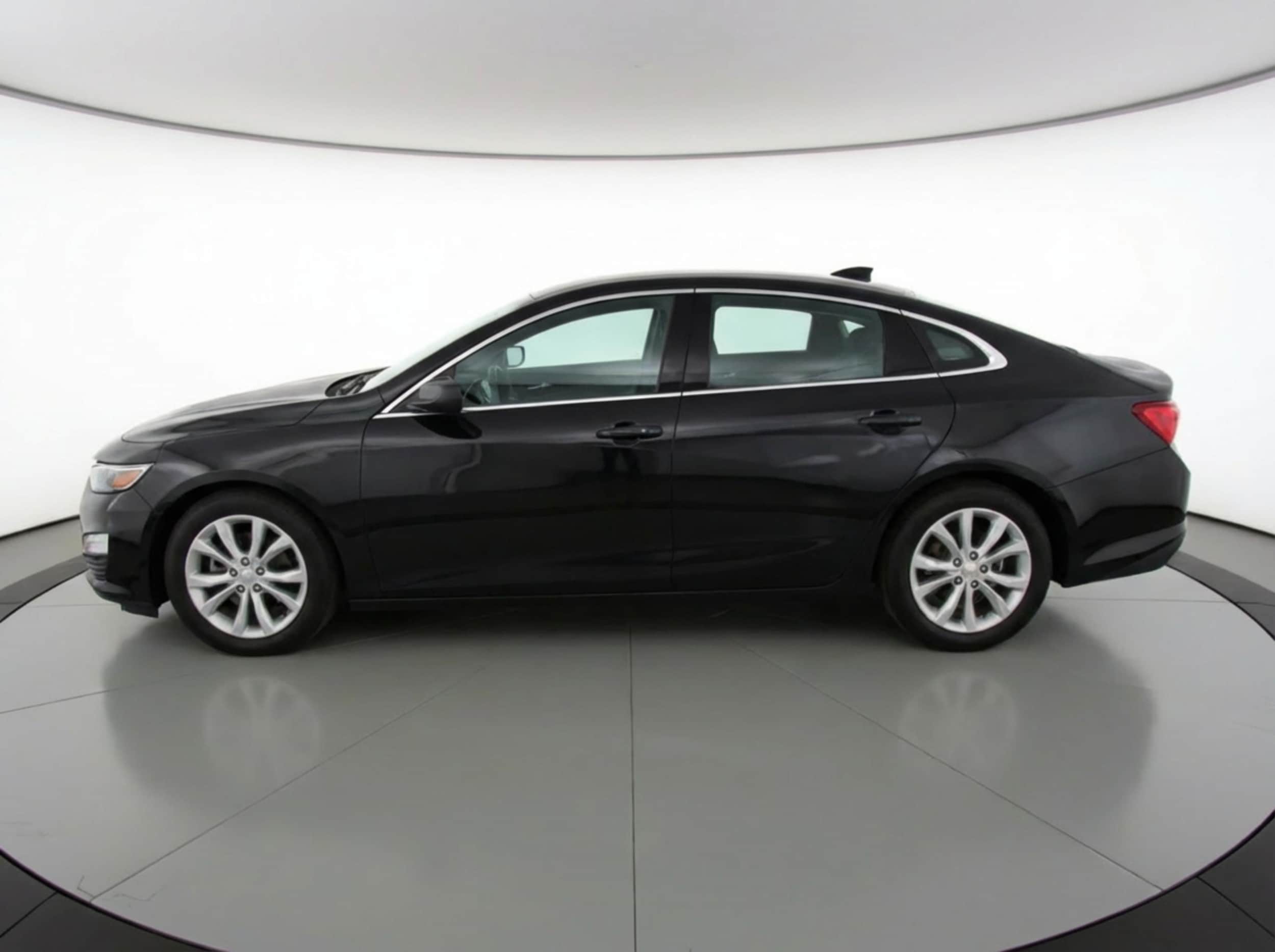 Thumbnail: 2024 Chevrolet Malibu - 4