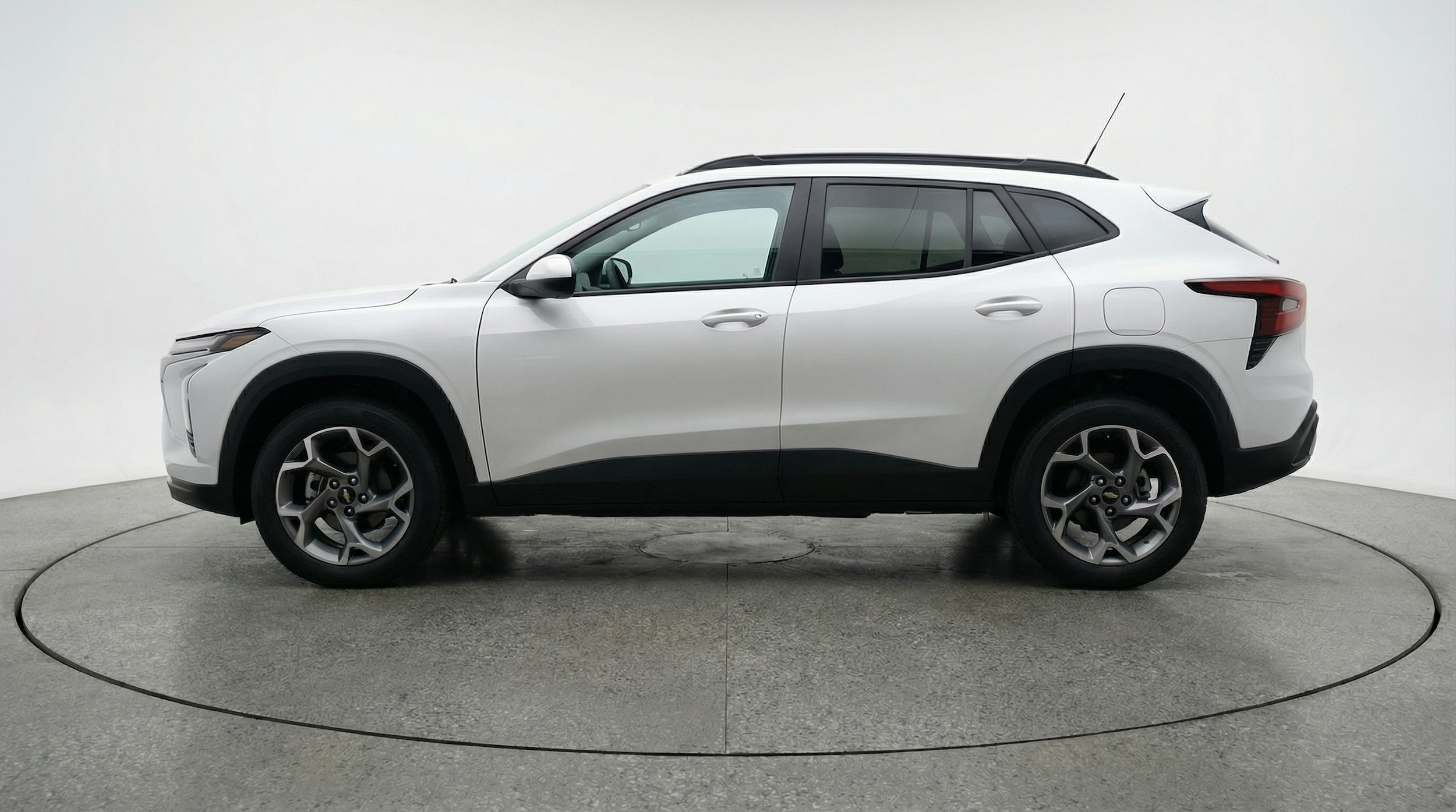 Thumbnail: 2025 Chevrolet Trax - 4