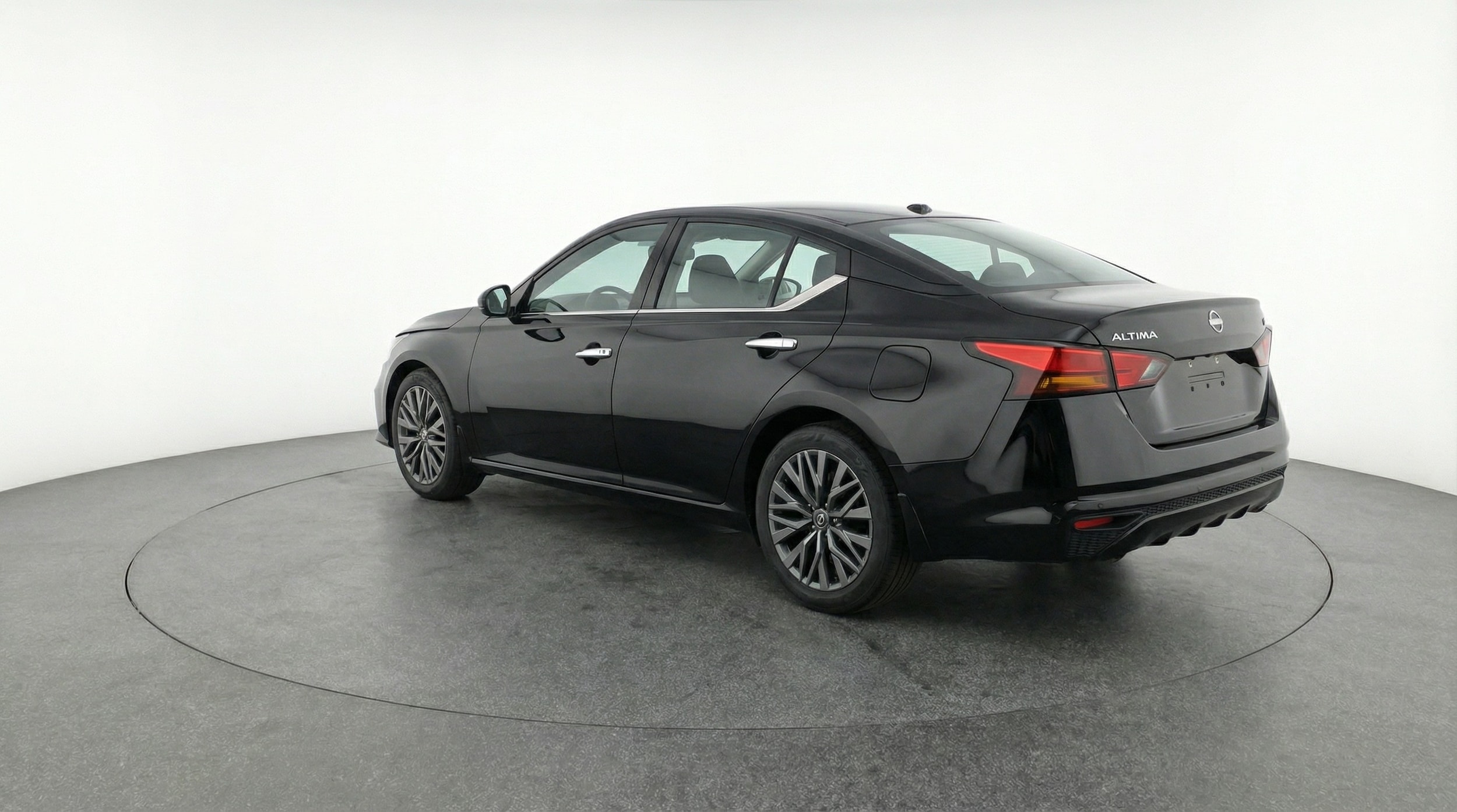 Thumbnail: 2025 Nissan Altima - 5