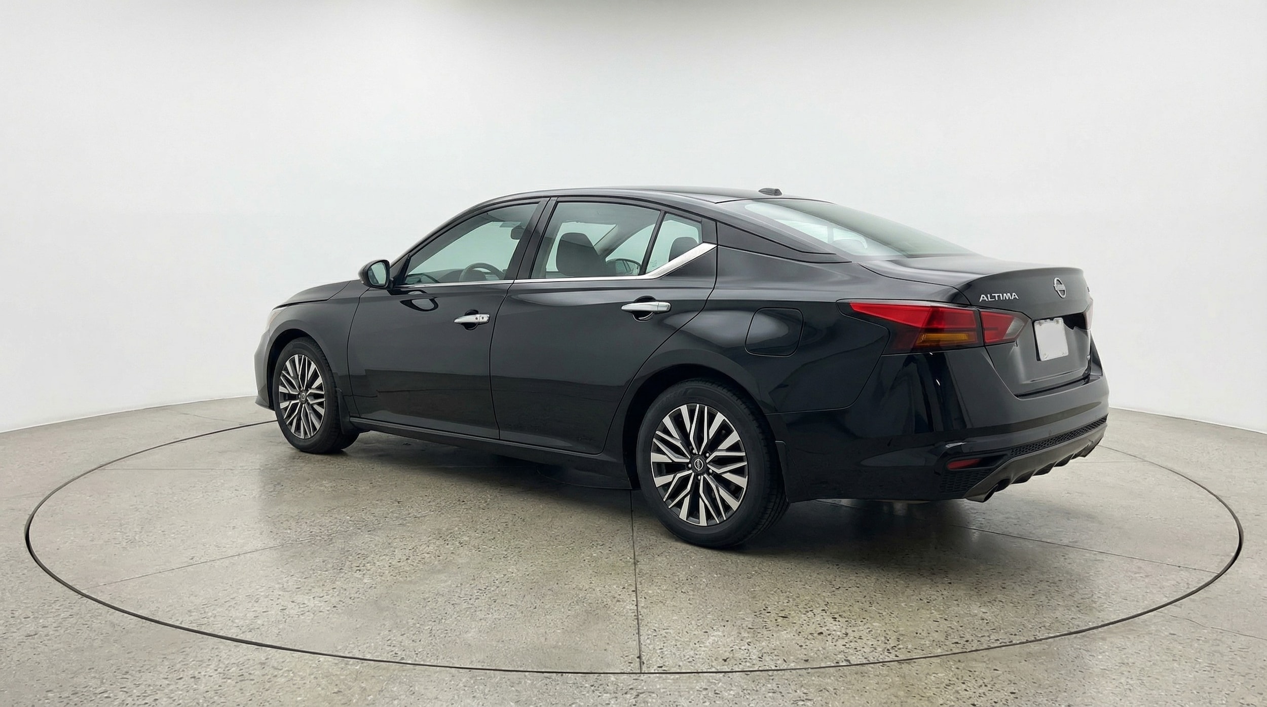 Thumbnail: 2025 Nissan Altima - 5