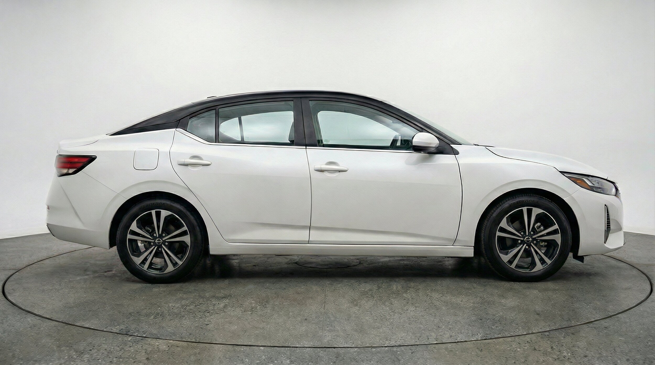 Thumbnail: 2025 Nissan Sentra - 11