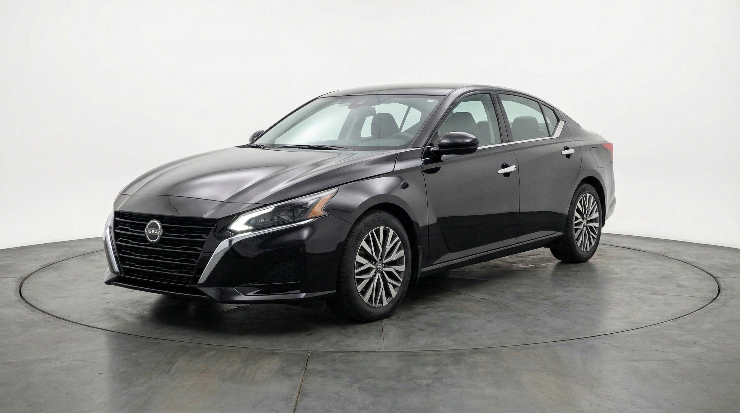 Thumbnail: 2025 Nissan Altima - 3