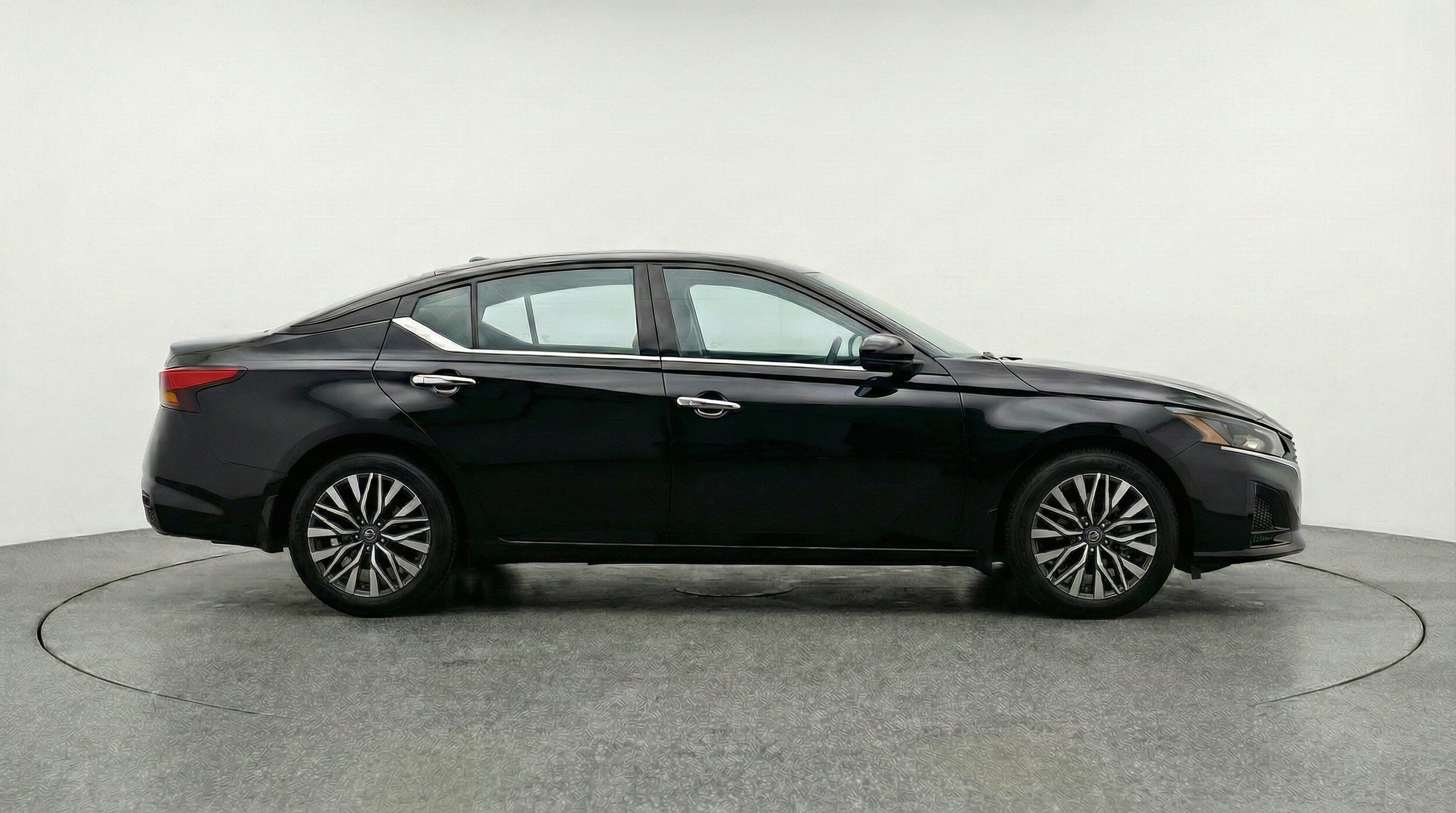 Thumbnail: 2025 Nissan Altima - 11