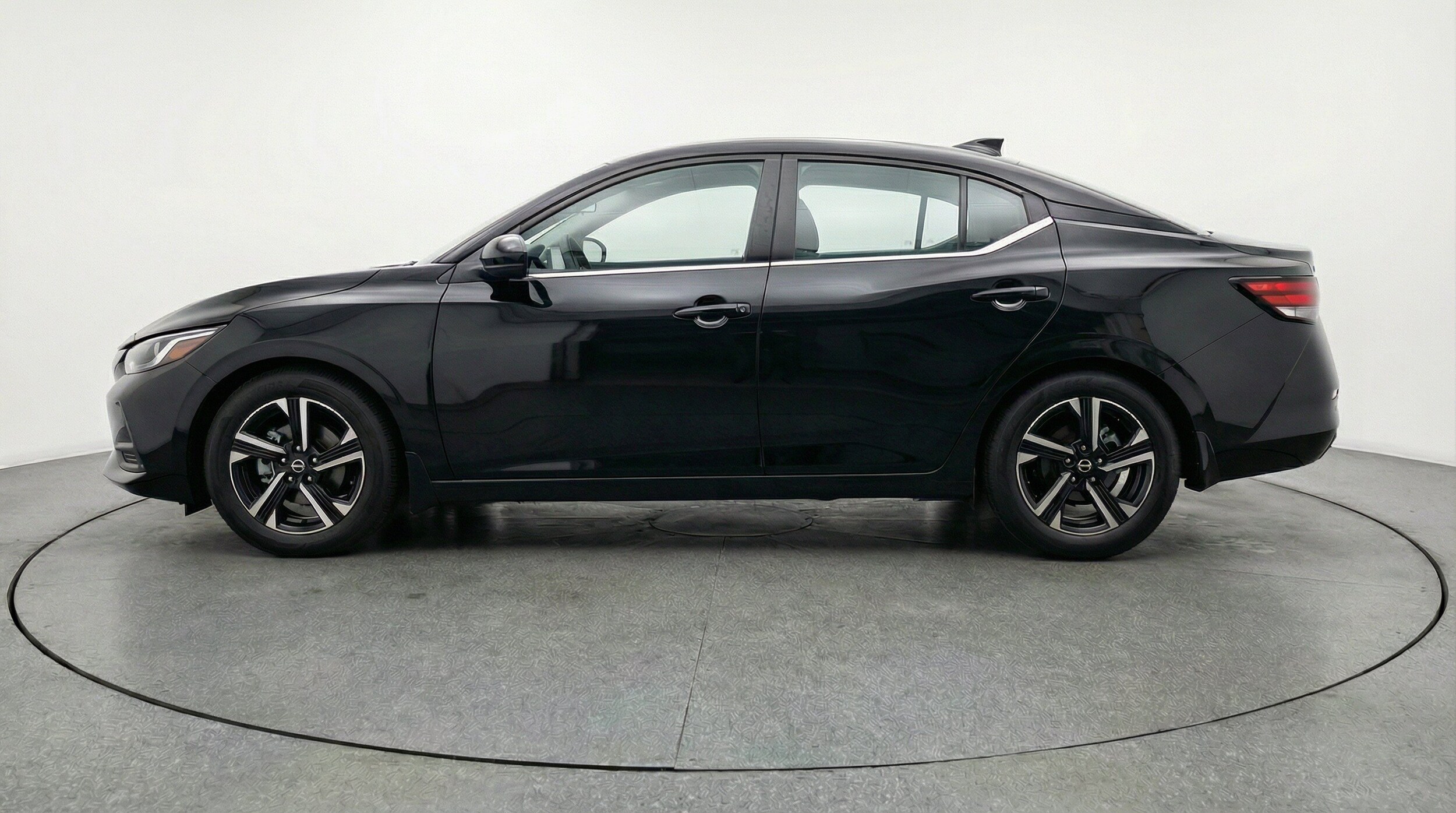 Thumbnail: 2025 Nissan Sentra - 5