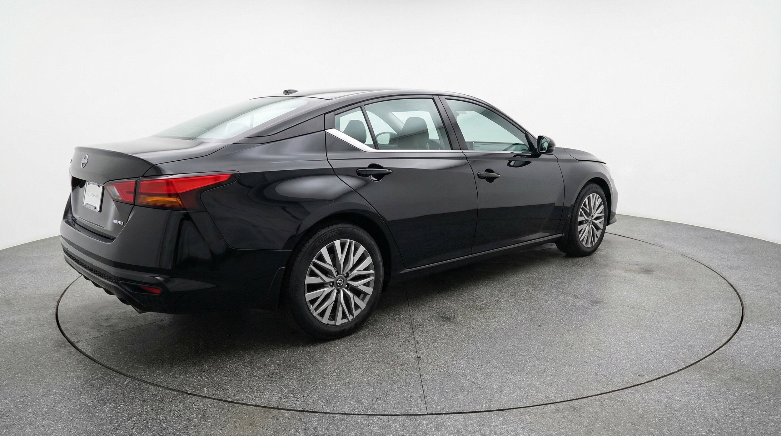 Thumbnail: 2025 Nissan Altima - 9