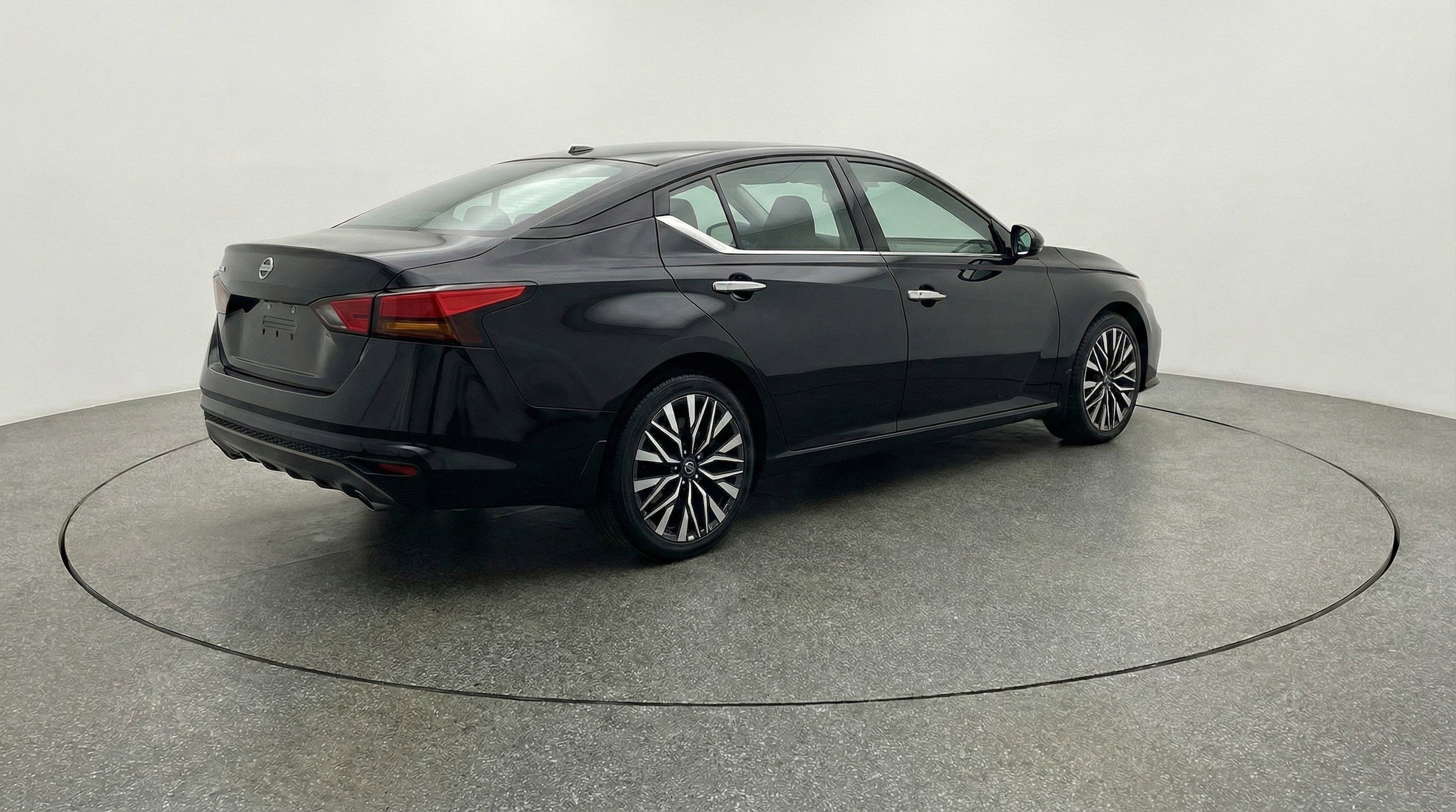 Thumbnail: 2025 Nissan Altima - 9