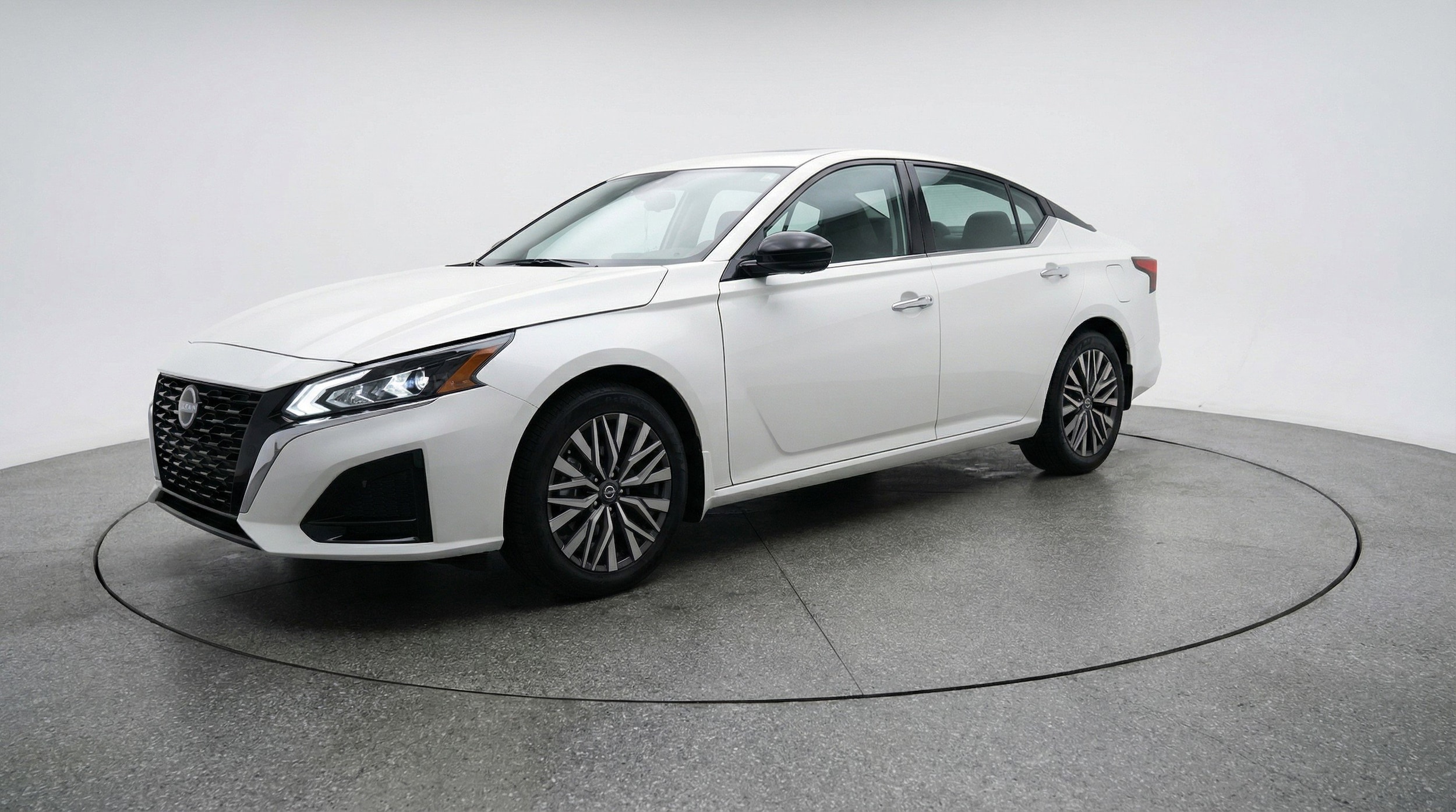 Thumbnail: 2025 Nissan Altima - 3