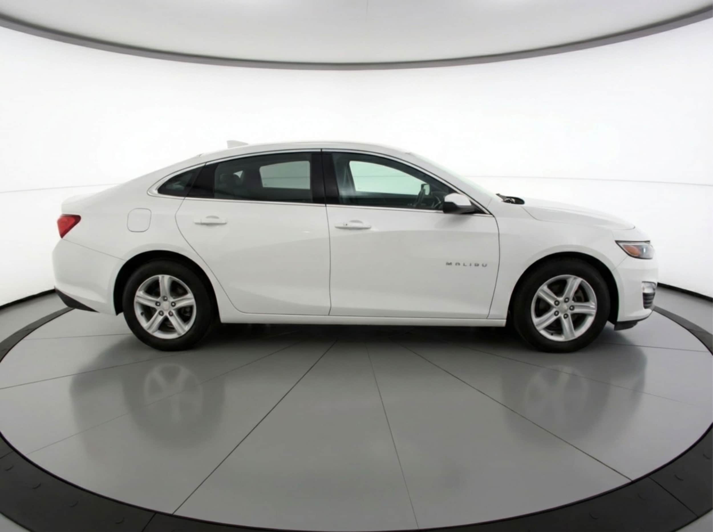 Thumbnail: 2024 Chevrolet Malibu - 8