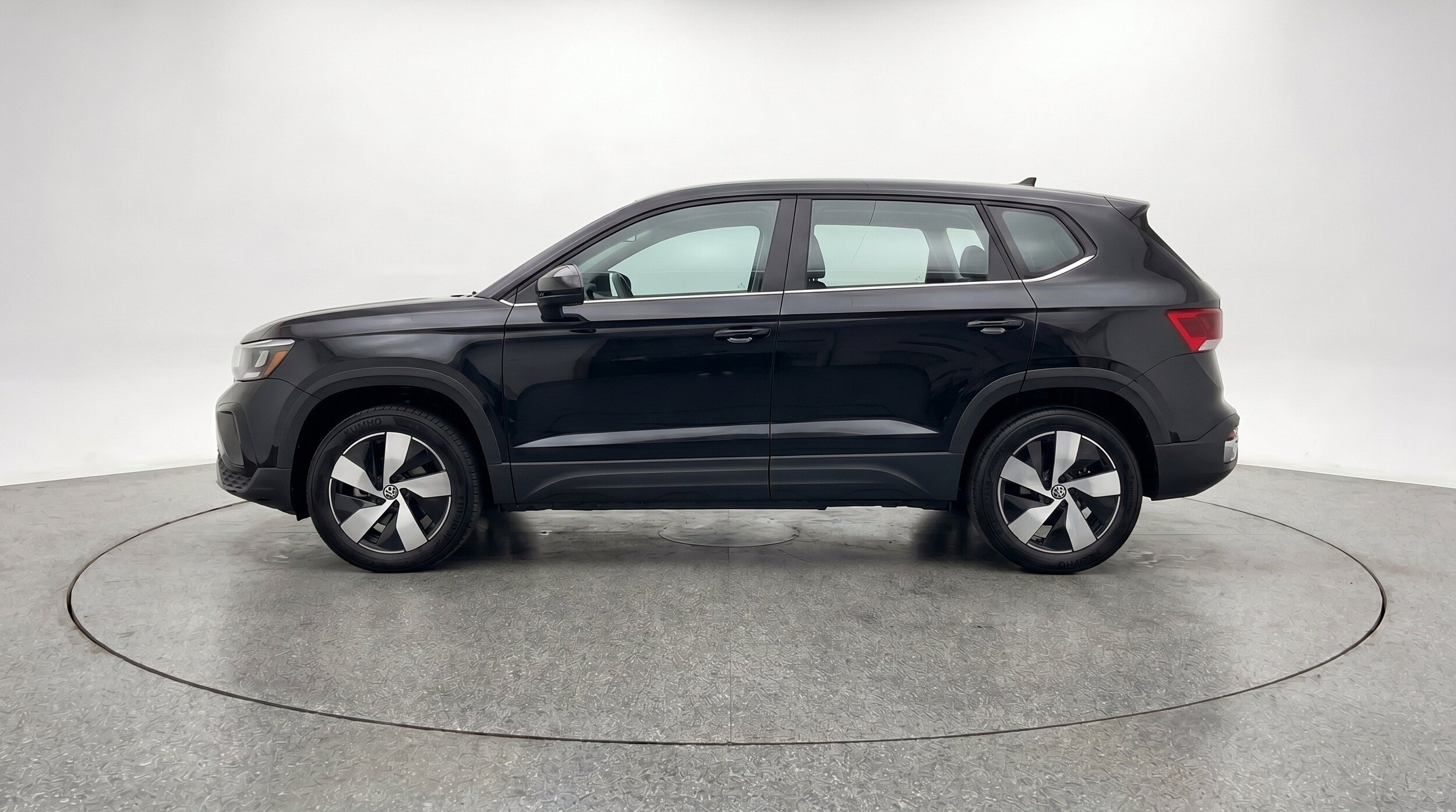 Thumbnail: 2026 Volkswagen Taos - 5