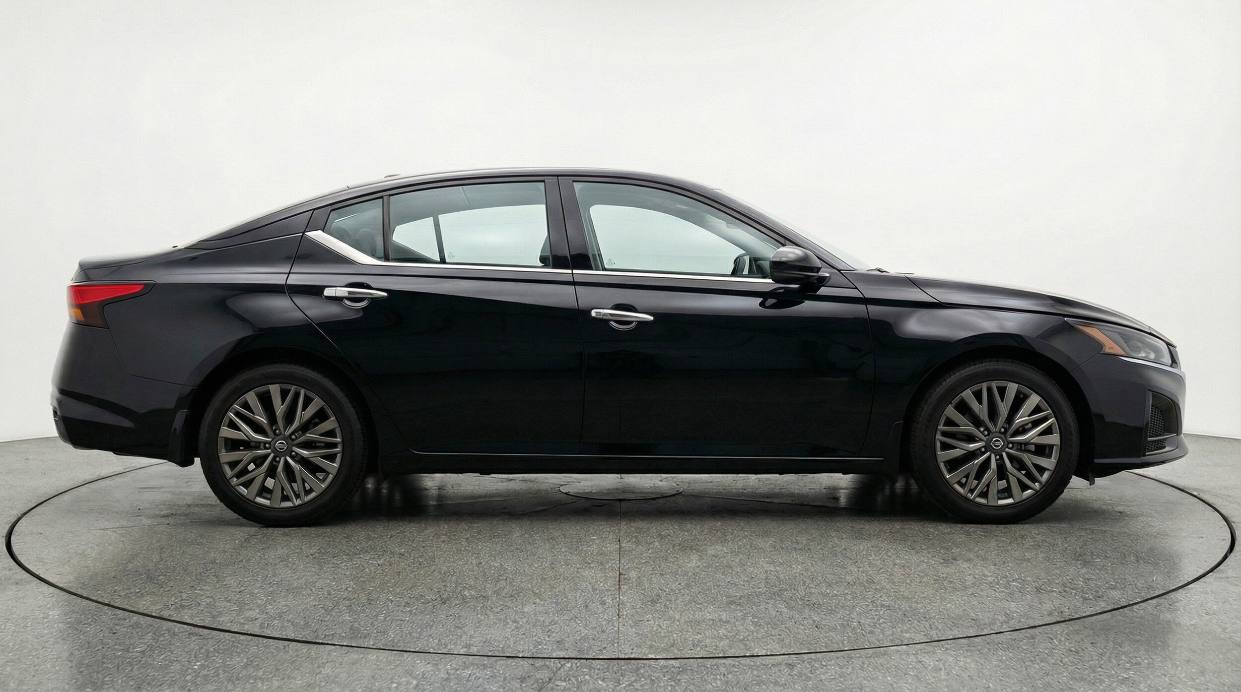 Thumbnail: 2025 Nissan Altima - 11