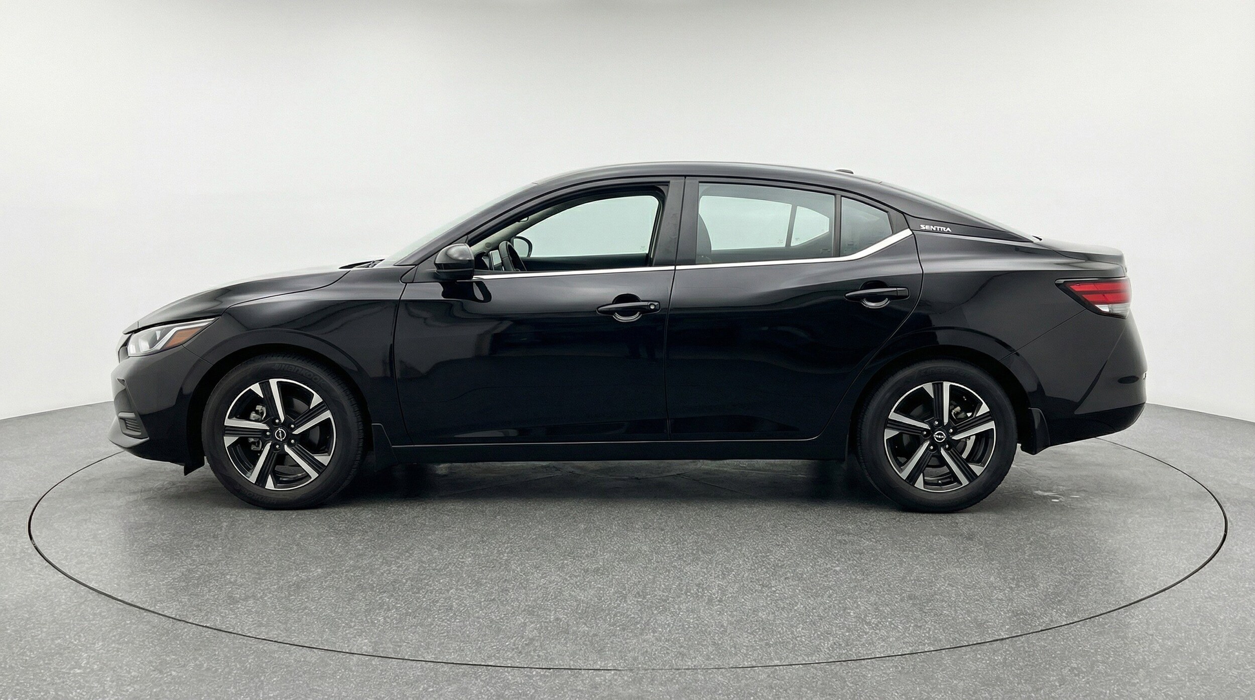 Thumbnail: 2025 Nissan Sentra - 5