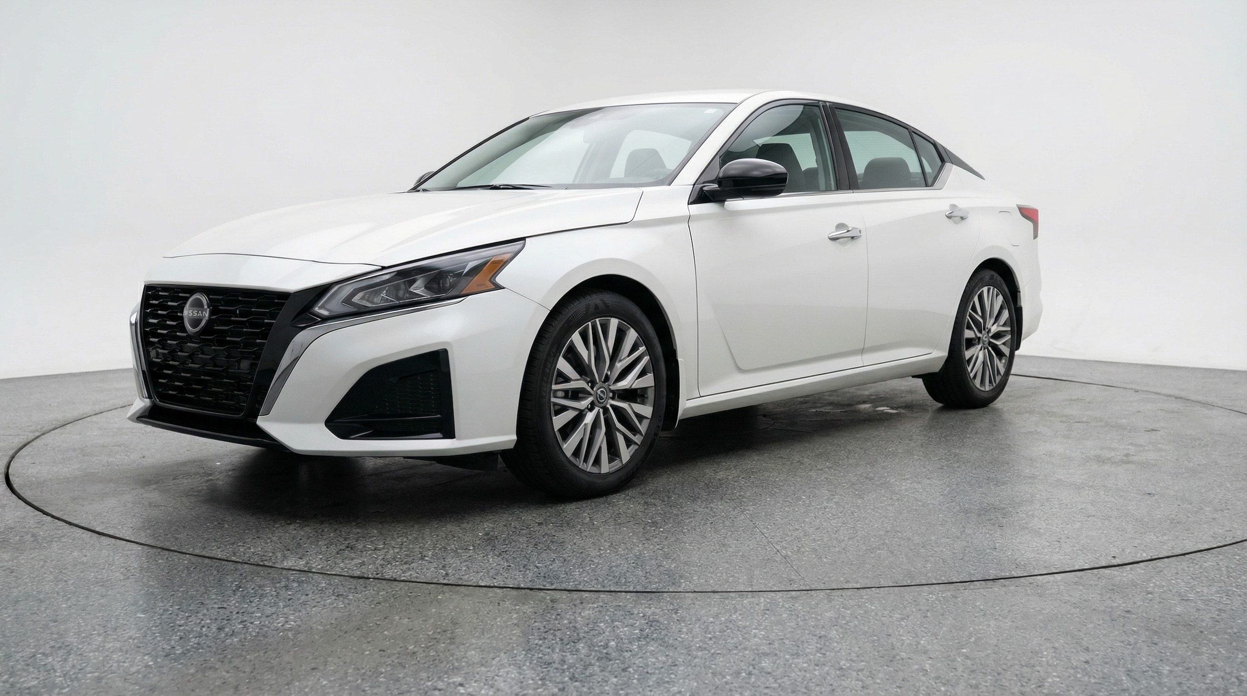 Thumbnail: 2025 Nissan Altima - 3