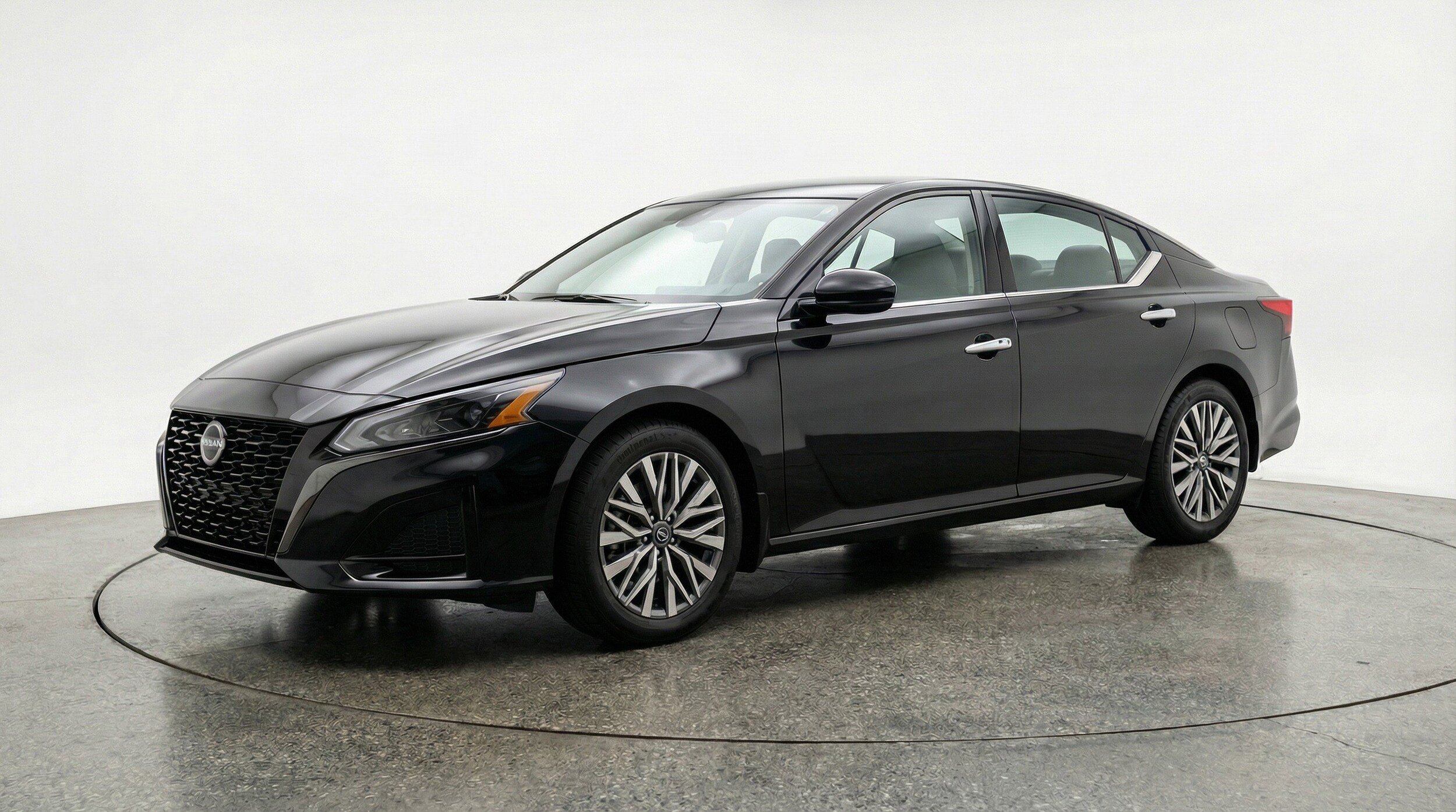 Thumbnail: 2025 Nissan Altima - 3