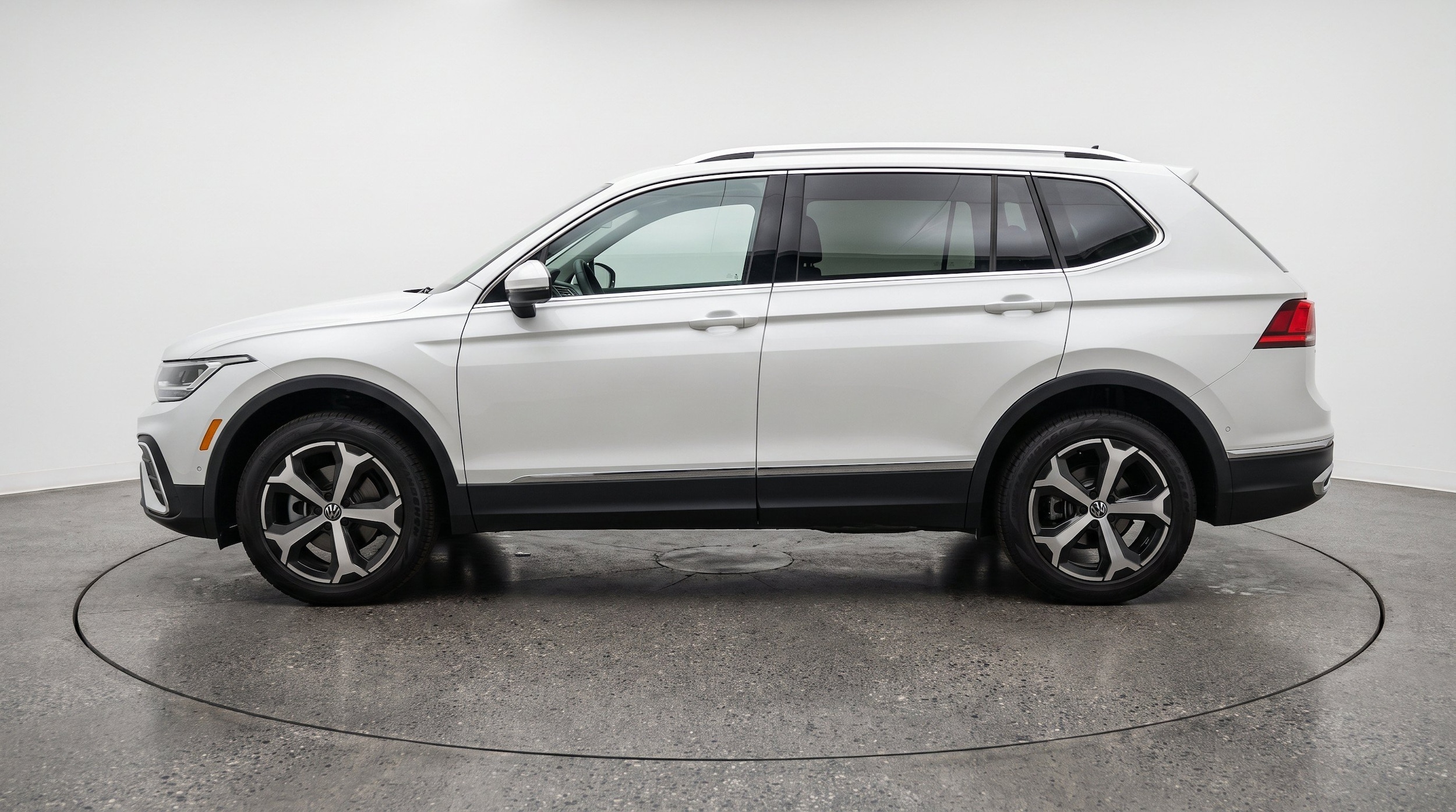 Thumbnail: 2026 Volkswagen Tiguan - 5