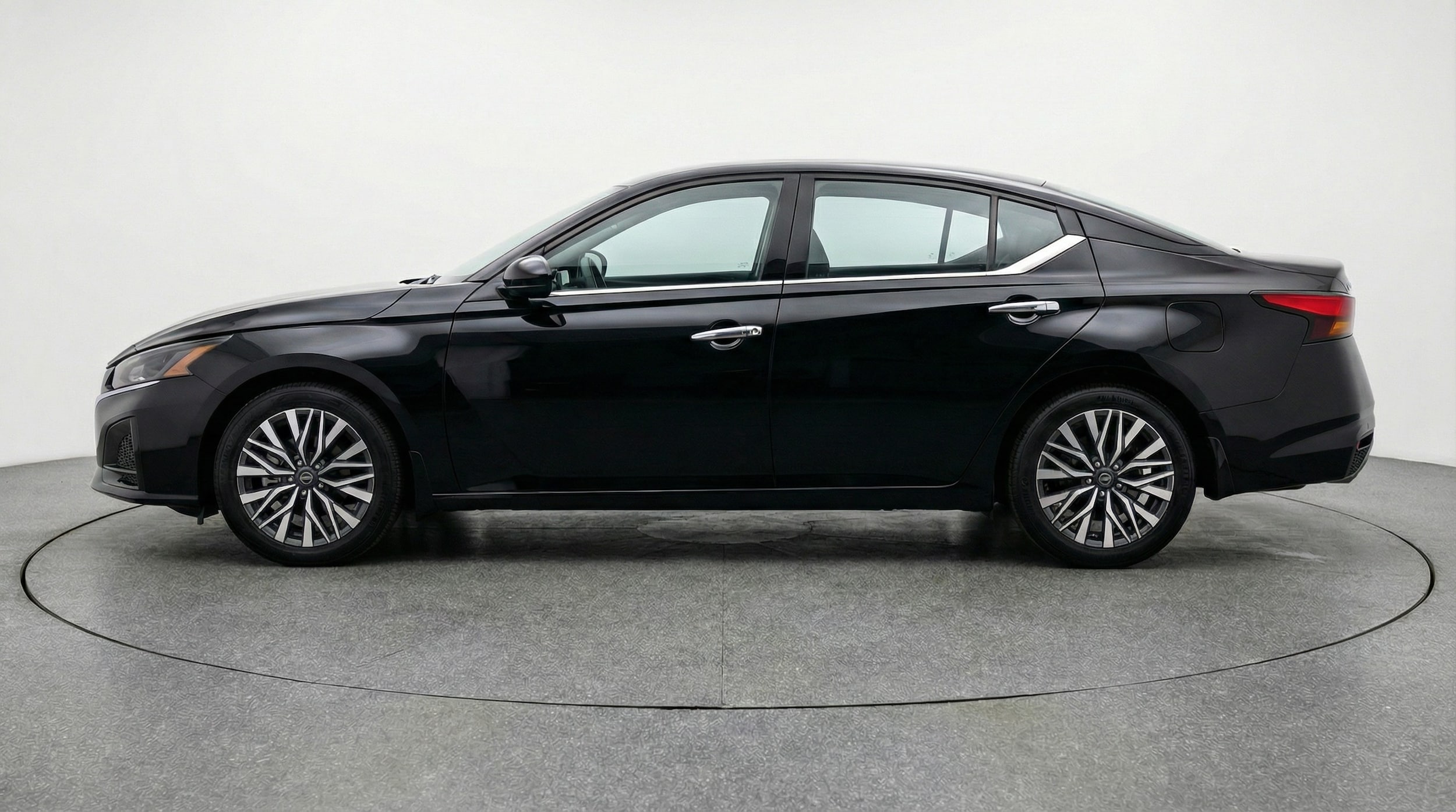 Thumbnail: 2025 Nissan Altima - 4