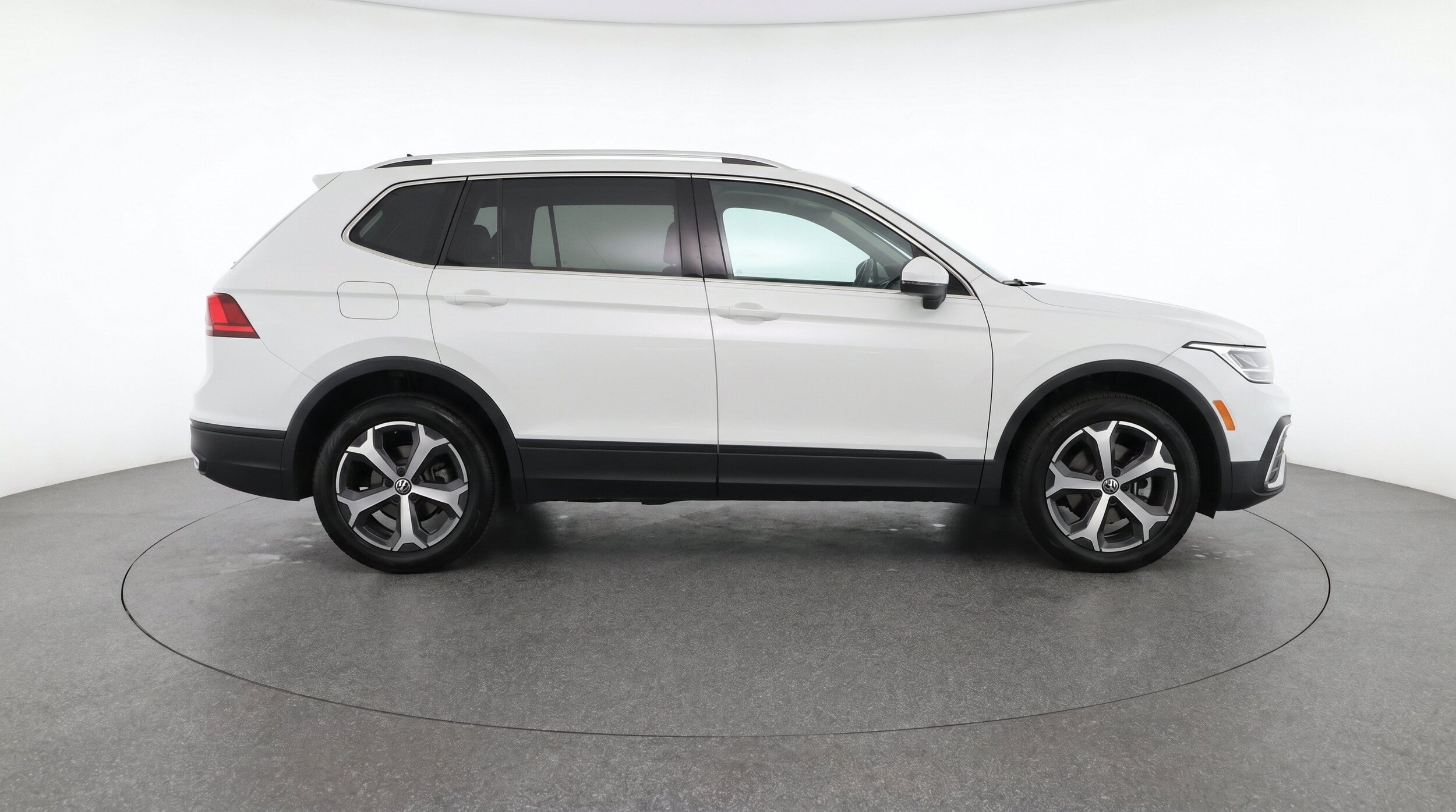 Thumbnail: 2026 Volkswagen Tiguan - 11