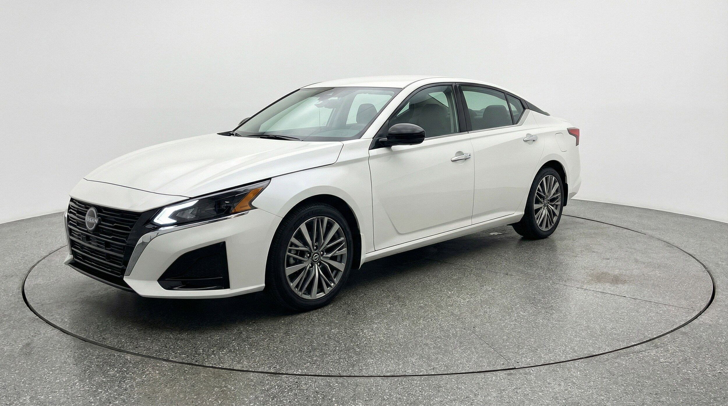 Thumbnail: 2025 Nissan Altima - 3