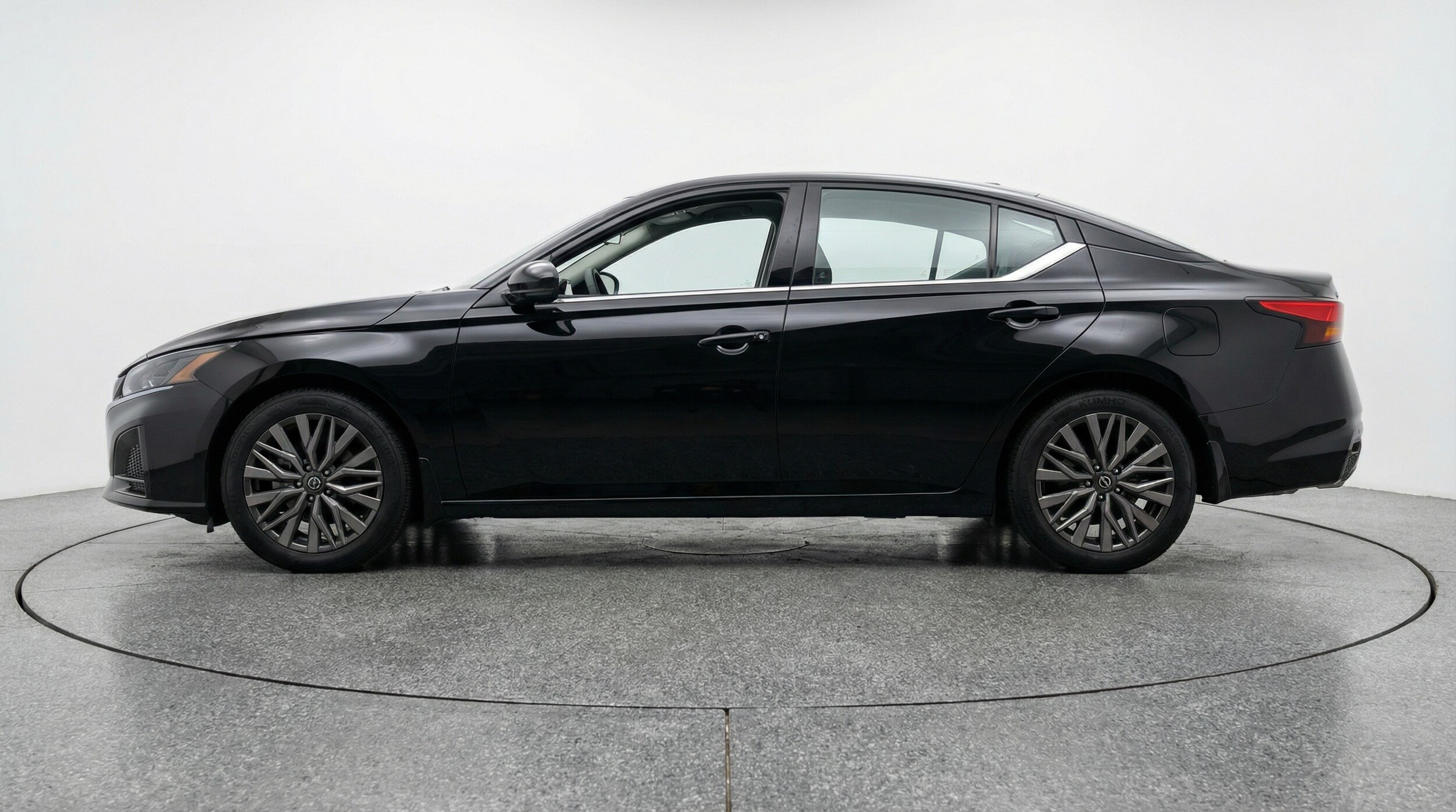 Thumbnail: 2025 Nissan Altima - 4