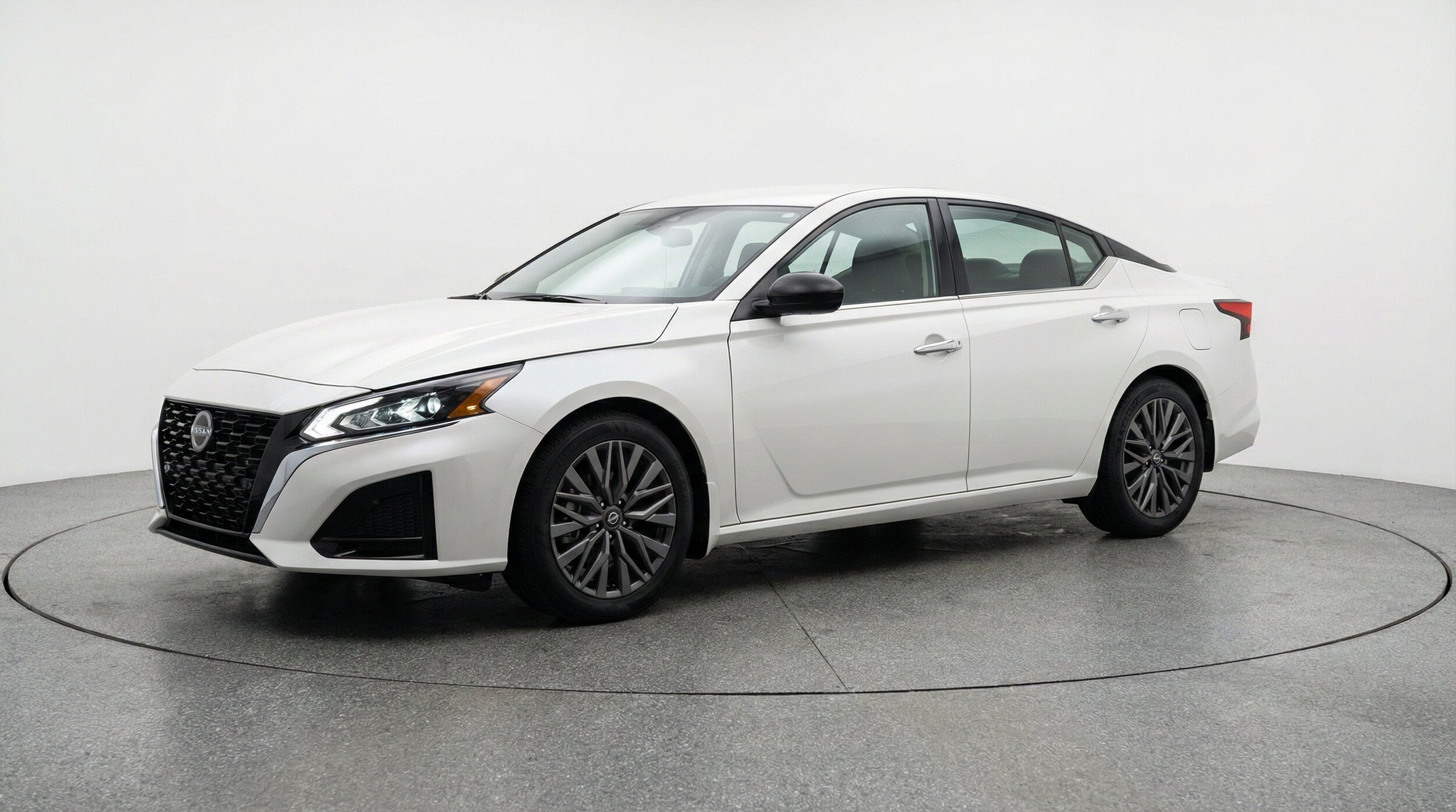 Thumbnail: 2025 Nissan Altima - 3