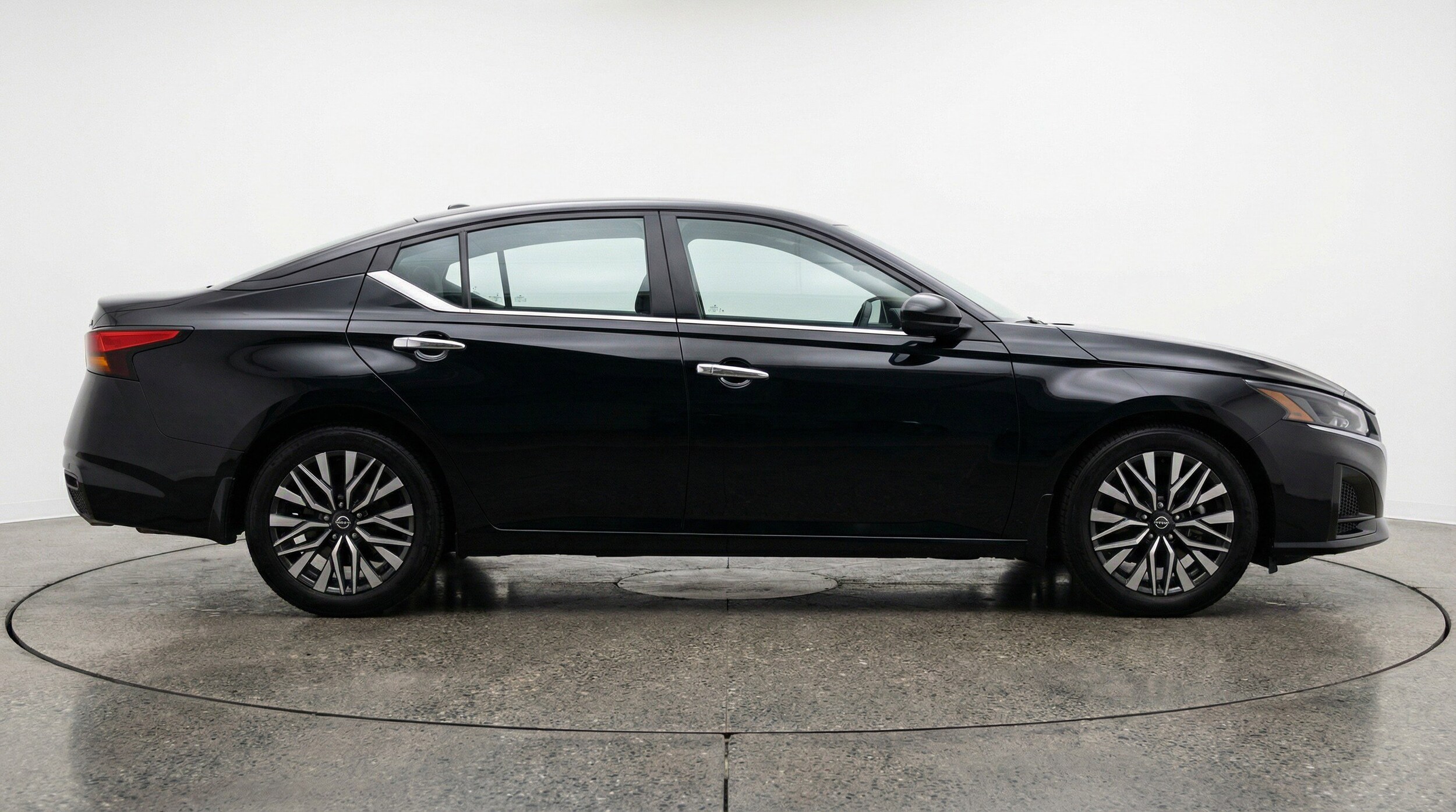 Thumbnail: 2025 Nissan Altima - 11