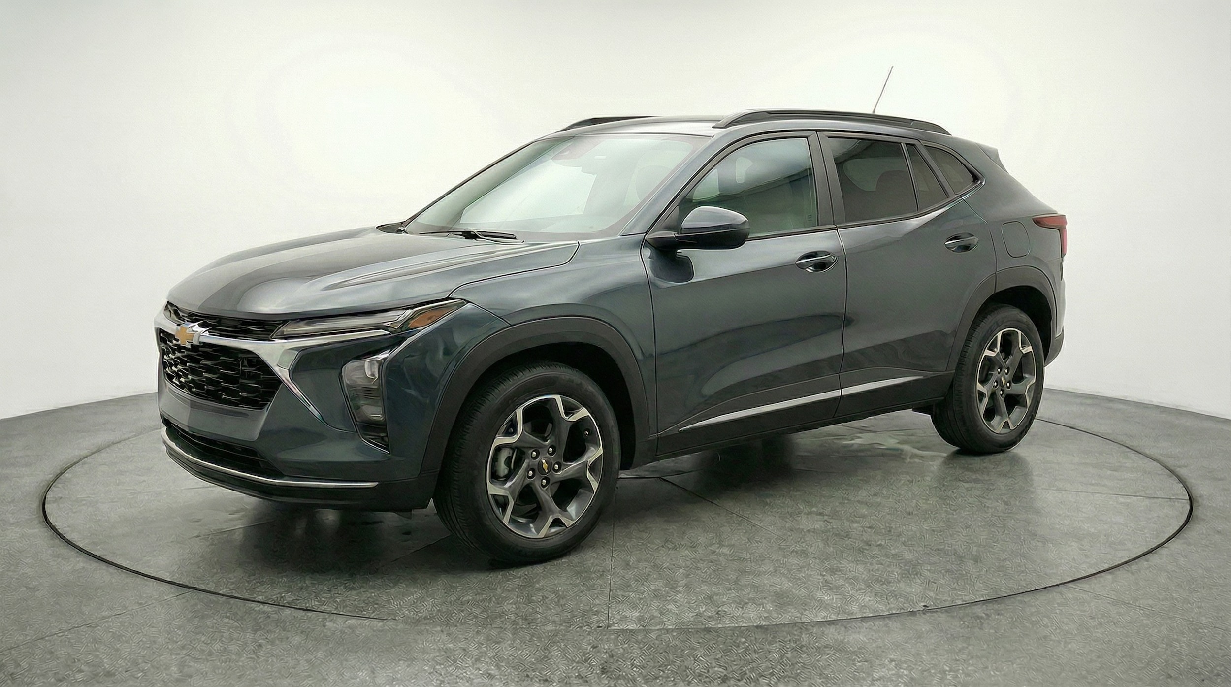 Thumbnail: 2025 Chevrolet Trax - 3