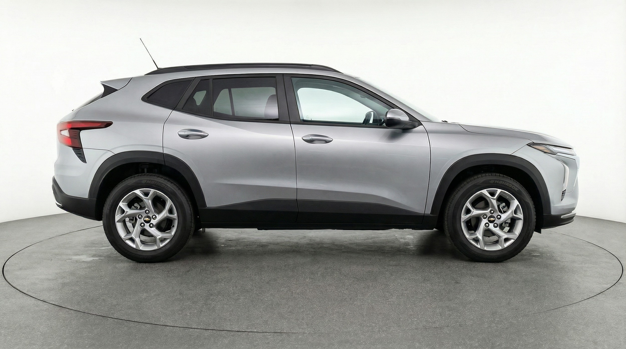 Thumbnail: 2025 Chevrolet Trax - 8