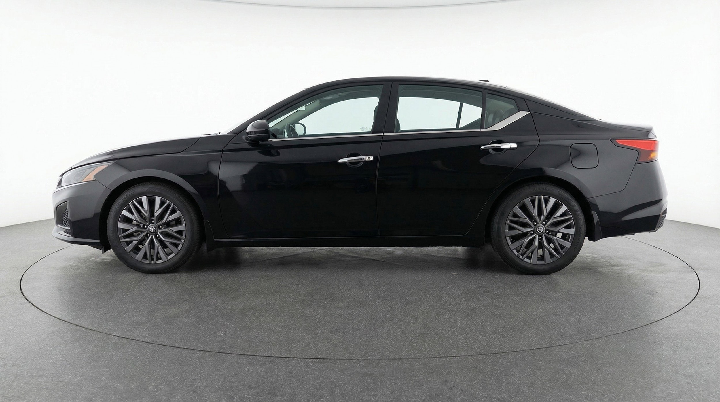 Thumbnail: 2025 Nissan Altima - 5