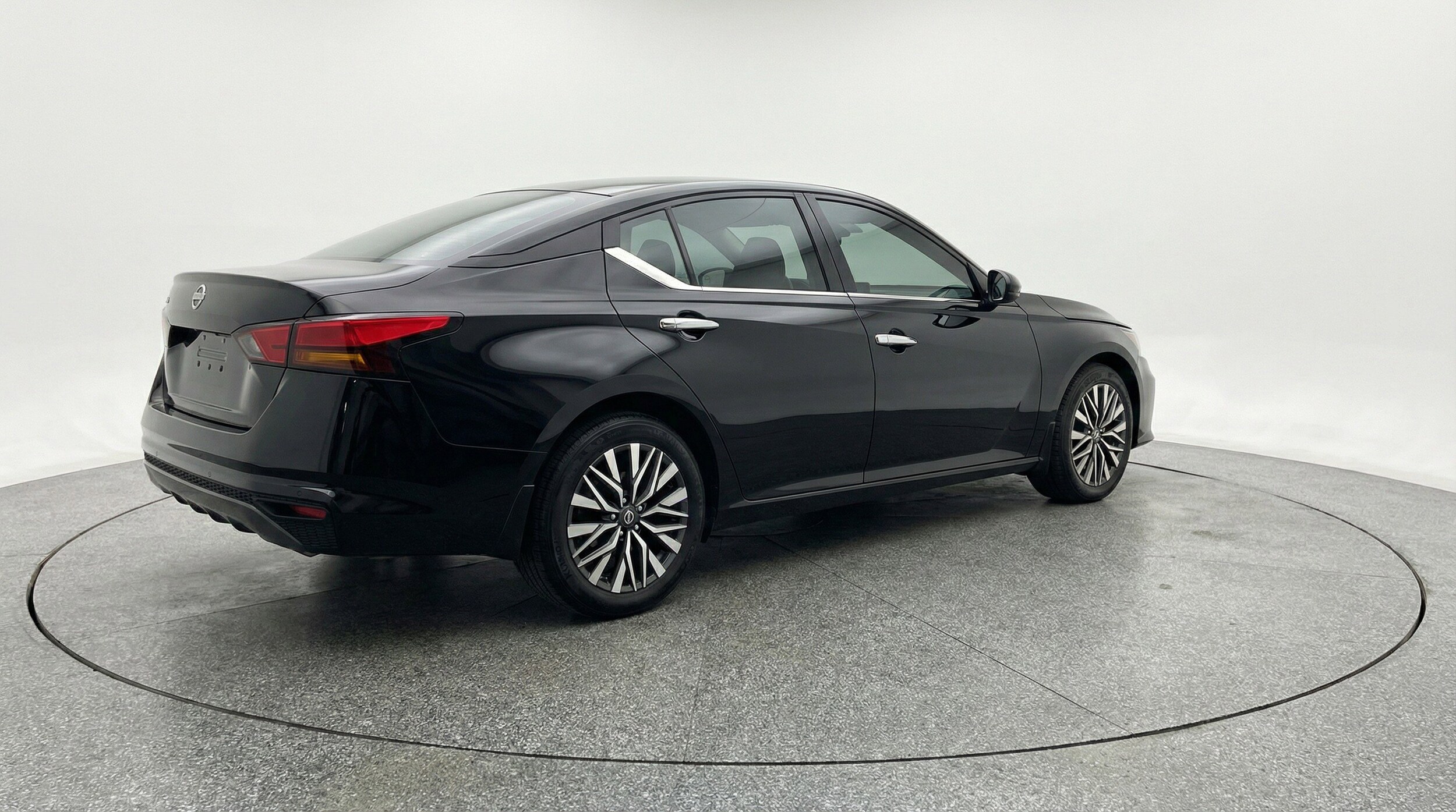 Thumbnail: 2025 Nissan Altima - 9